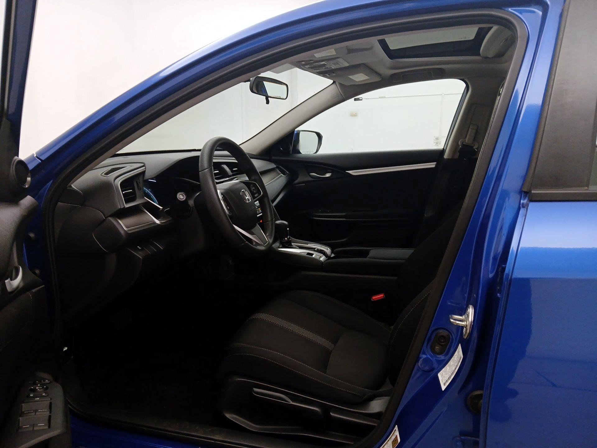 Thumbnail: 2016 Honda Civic - 11