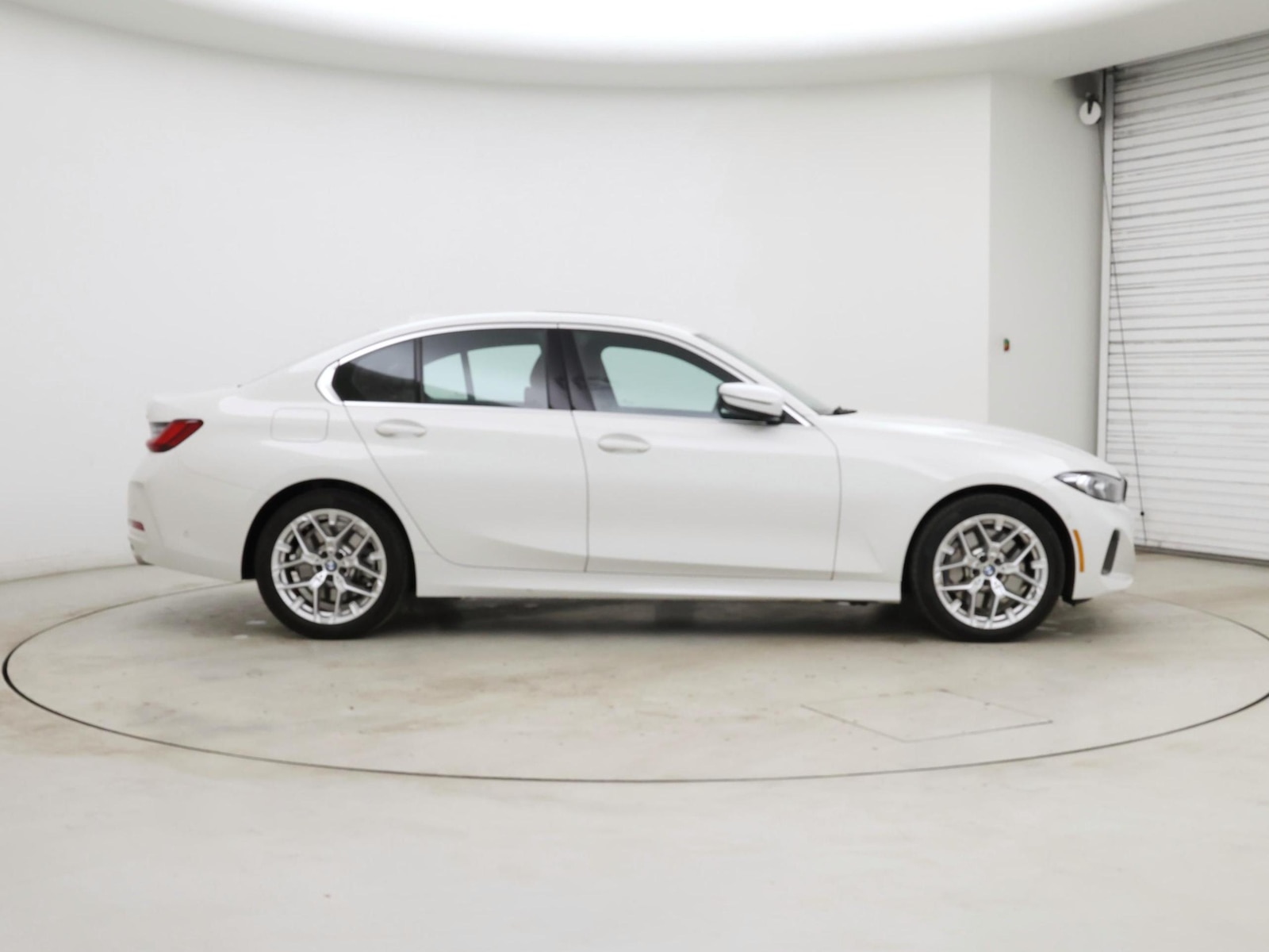 2025 BMW 3 Series 330i - Photo 8