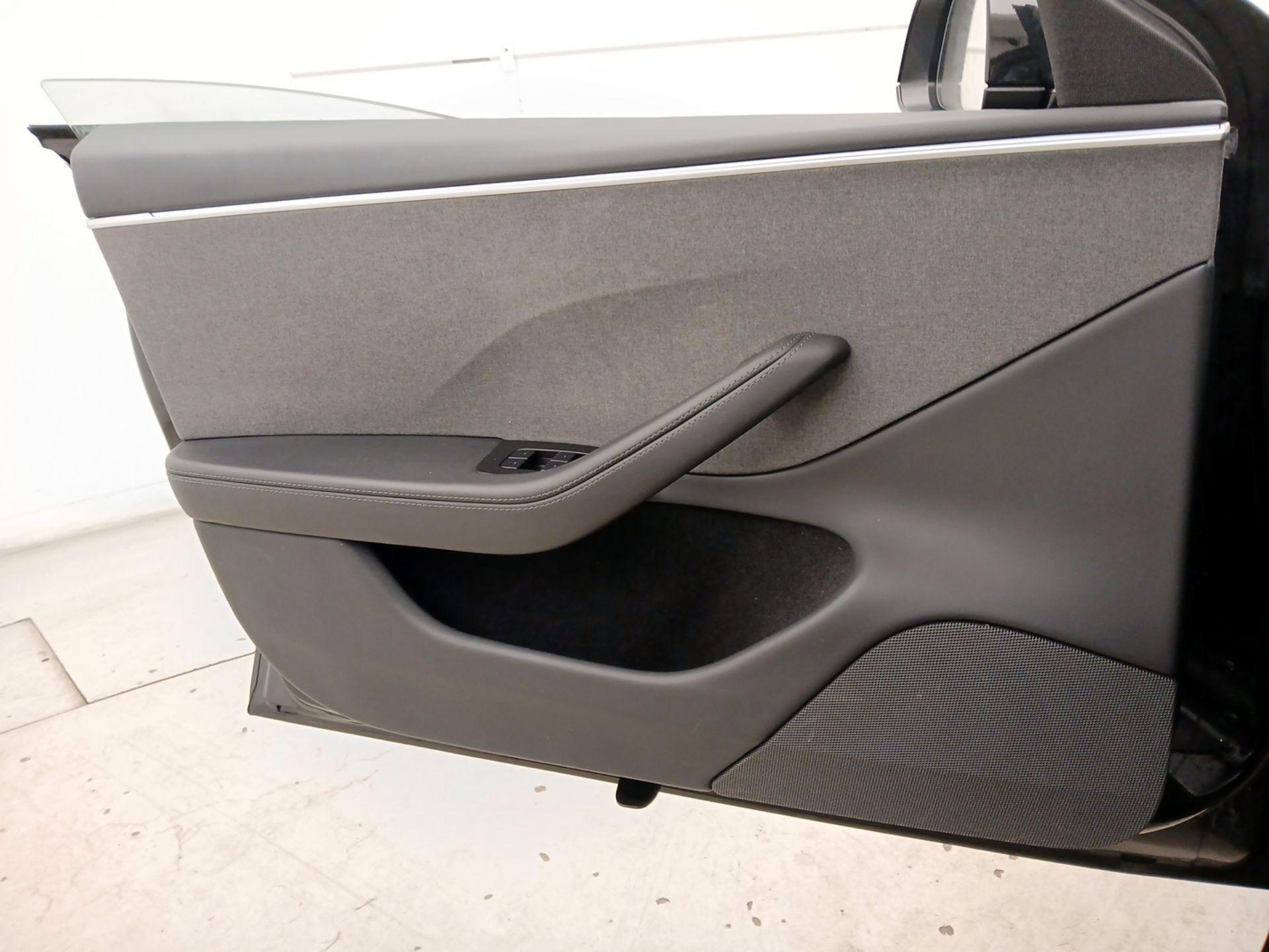 Thumbnail: 2025 Tesla Model 3 - 12