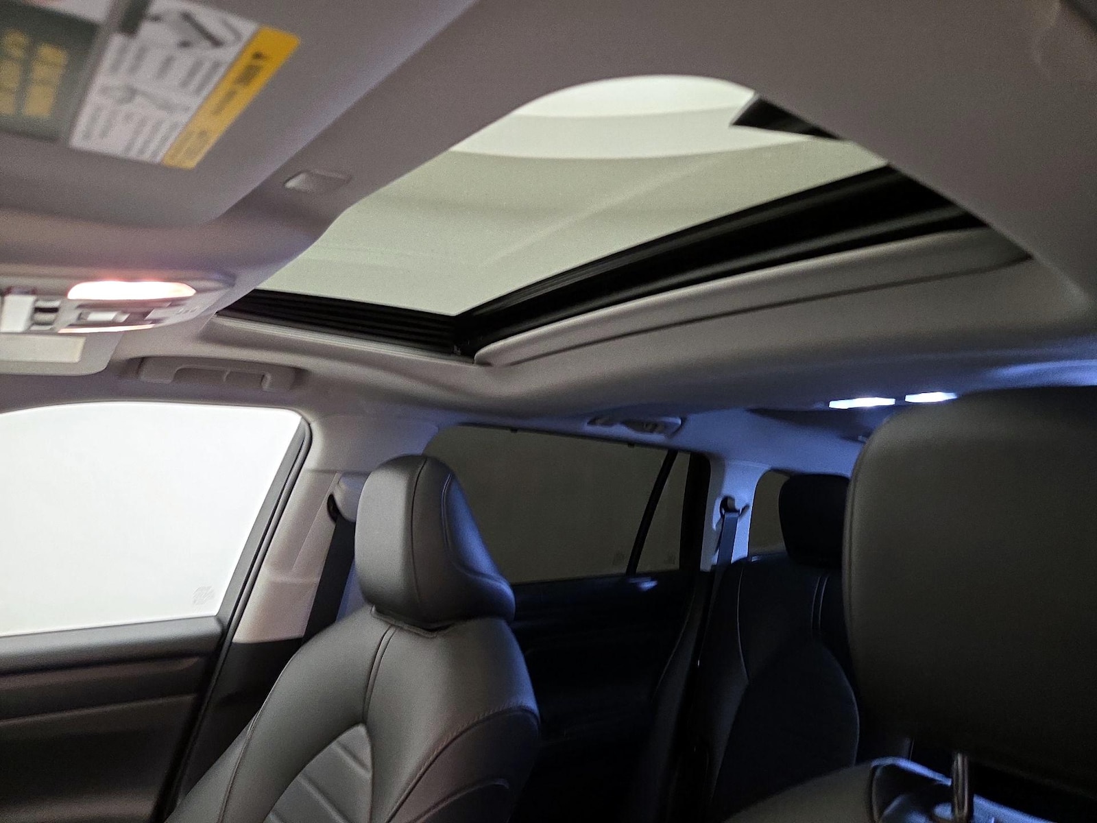 Sunroof(s) & Overhead Airbags