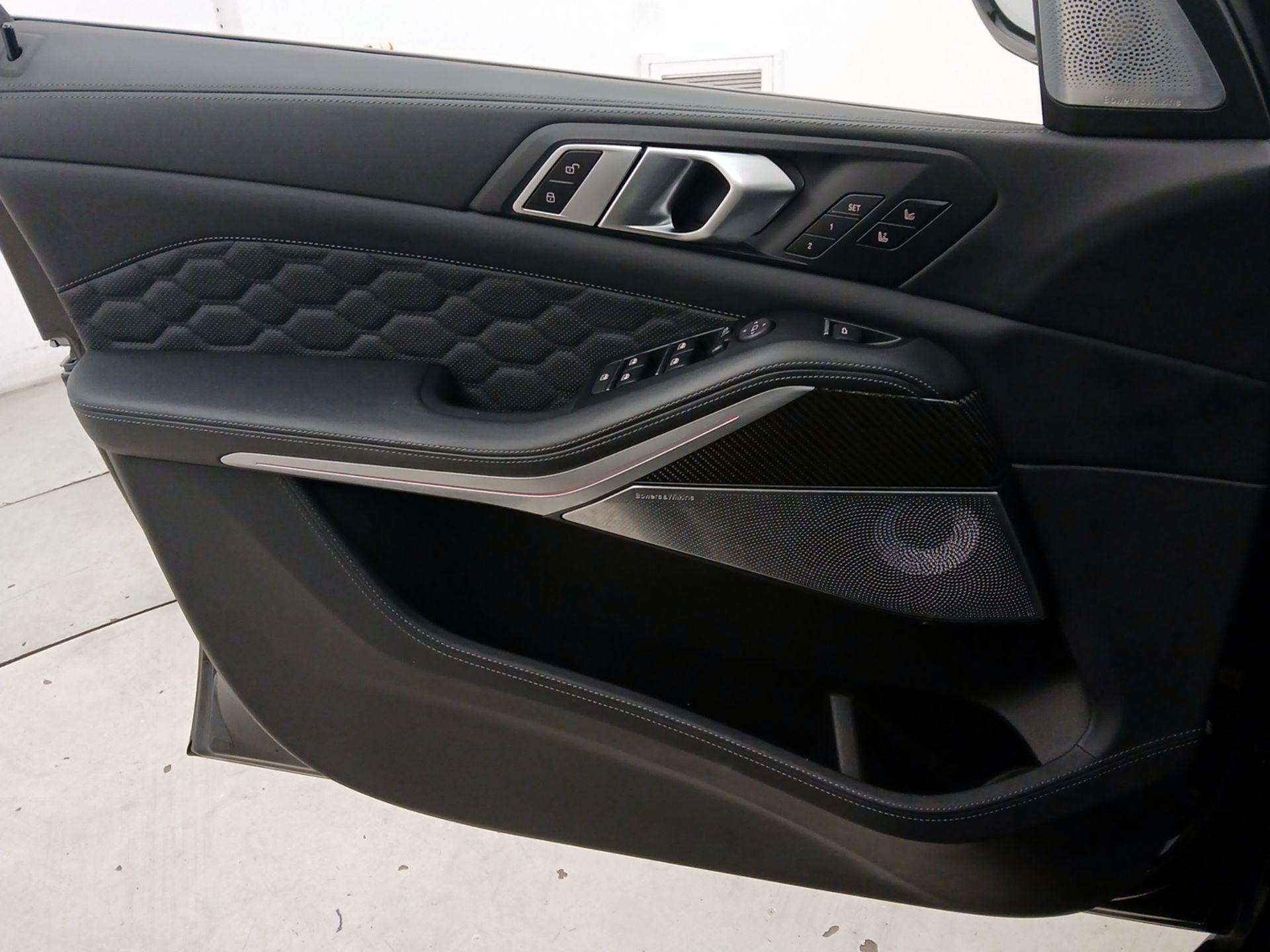 Thumbnail: 2021 BMW X5 - 12