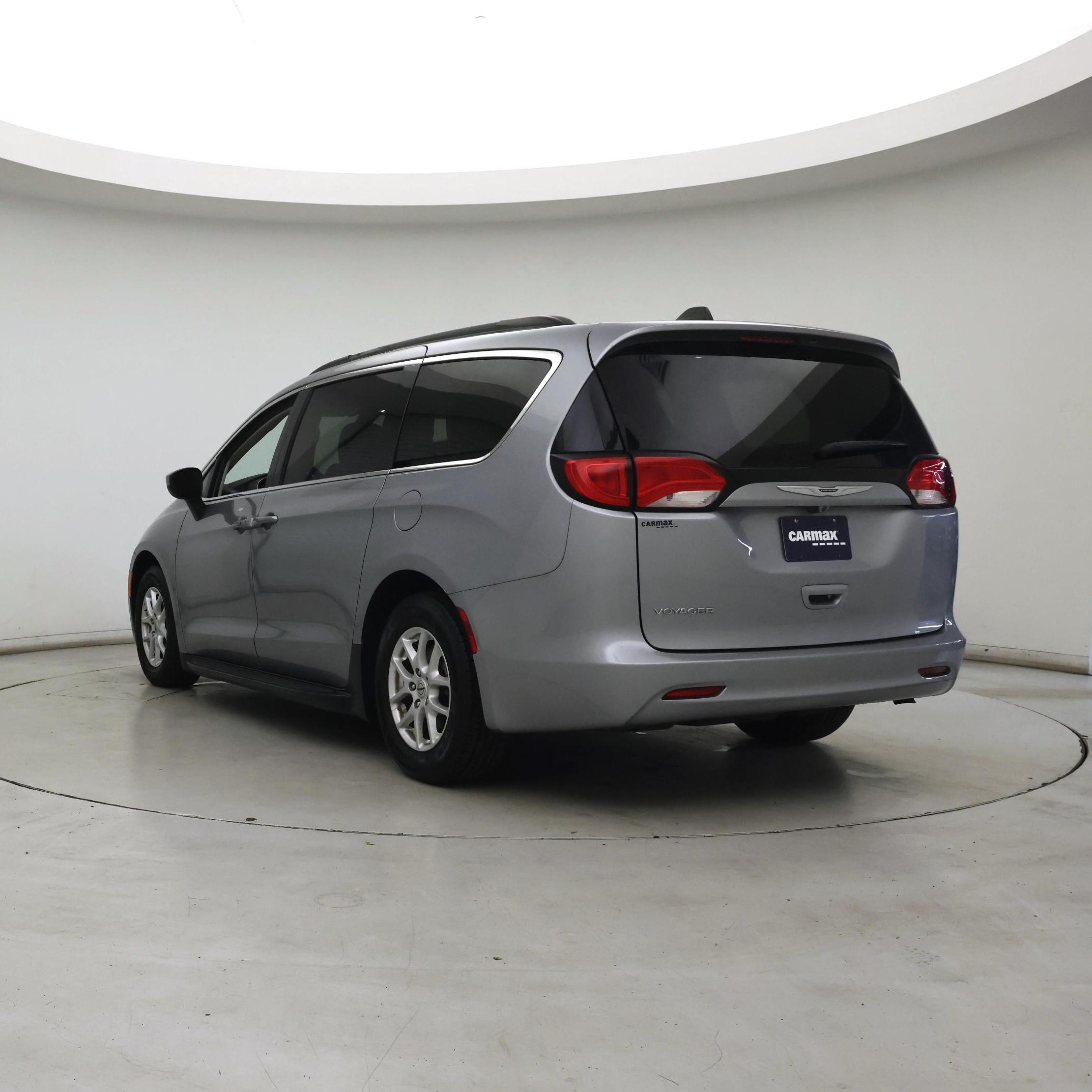 Thumbnail: 2021 Chrysler Voyager - 2