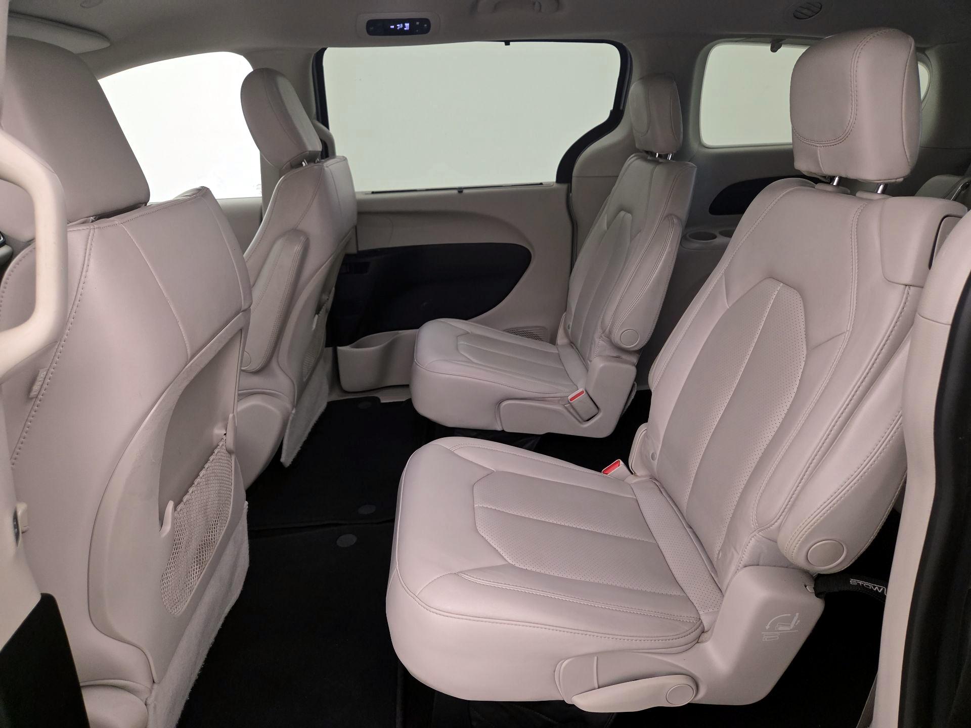 Thumbnail: 2021 Chrysler Voyager - 19