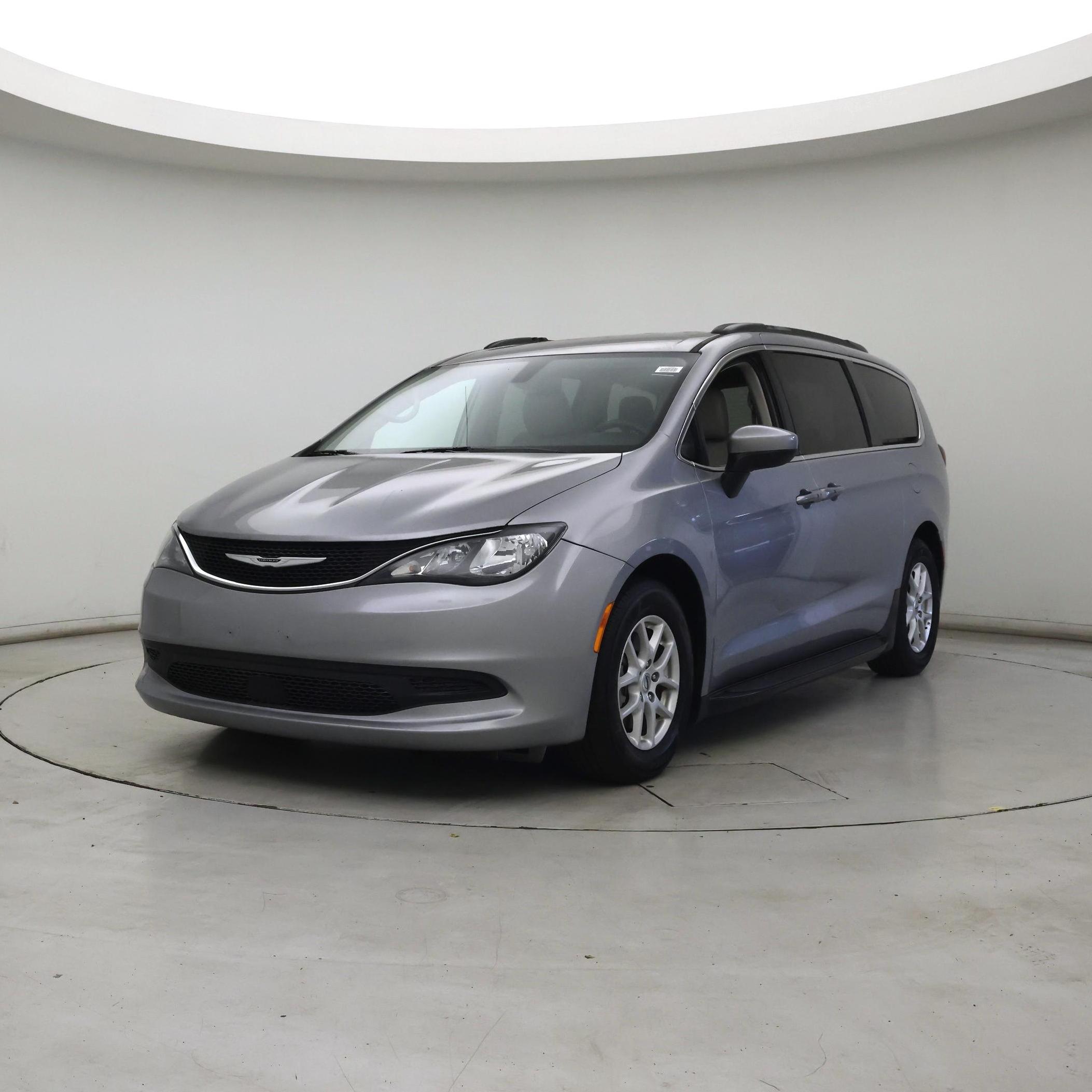 Thumbnail: 2021 Chrysler Voyager - 4