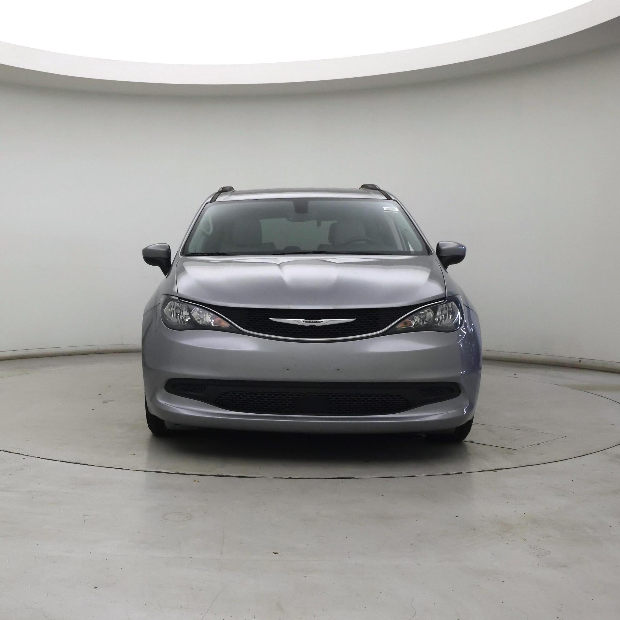 Thumbnail: 2021 Chrysler Voyager - 5