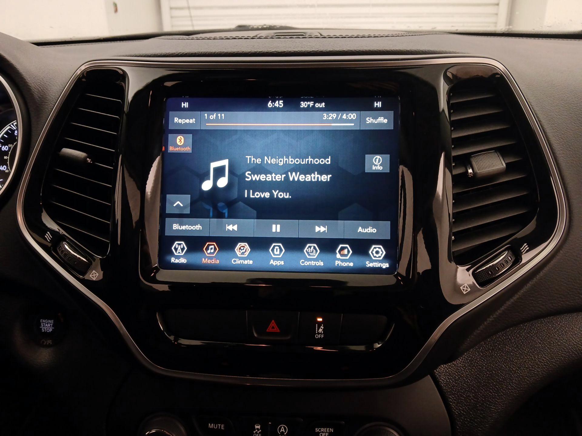 Thumbnail: 2022 Jeep Cherokee - 15