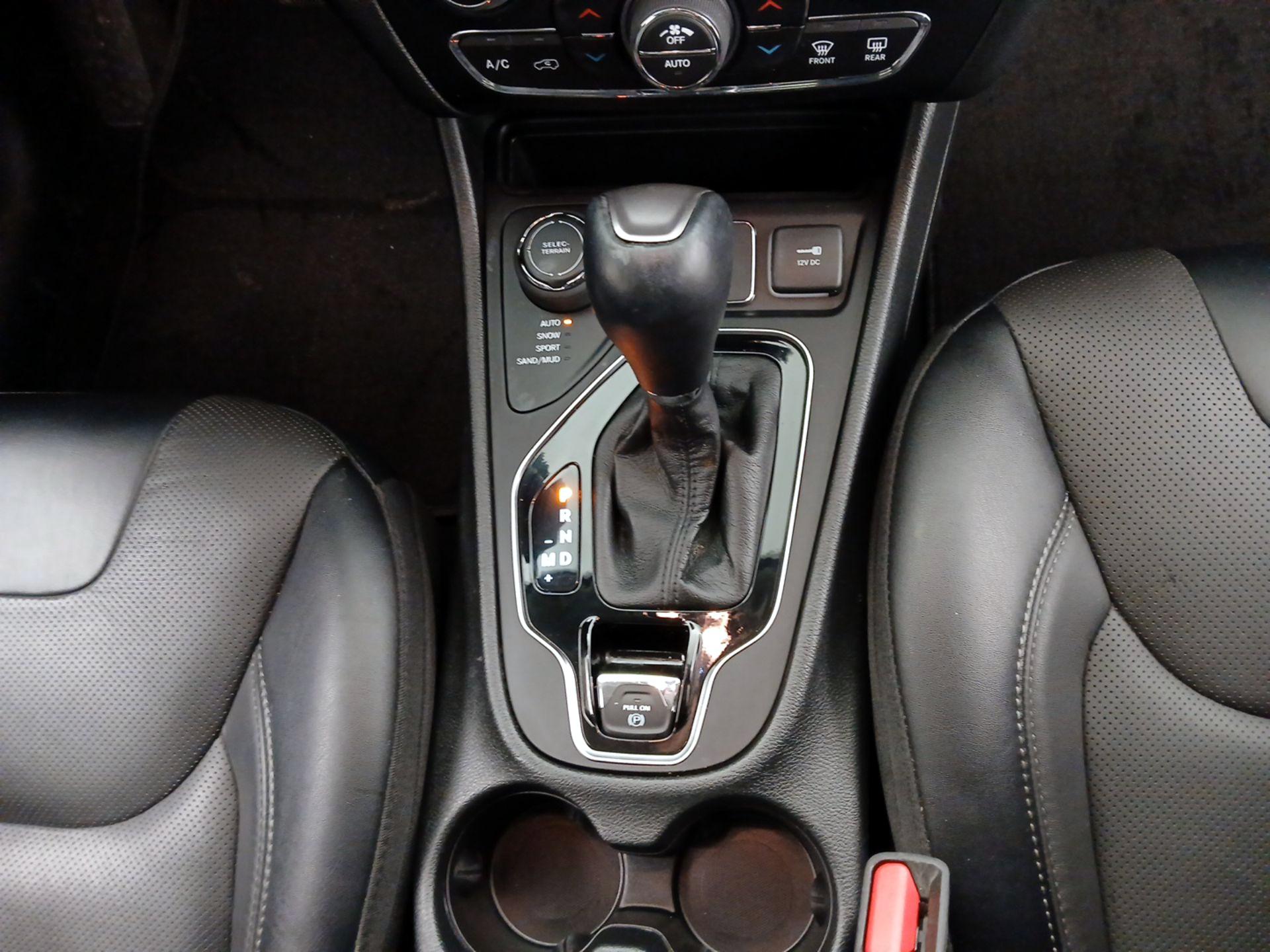 Thumbnail: 2022 Jeep Cherokee - 17