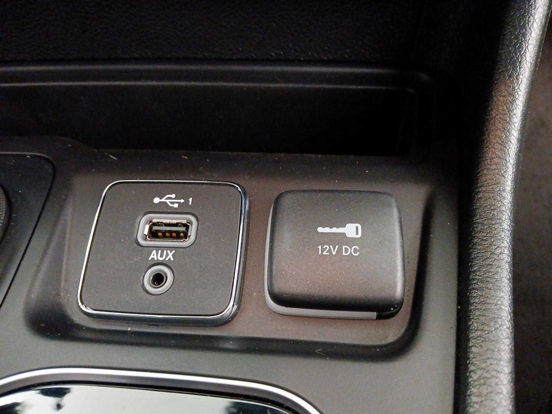 Thumbnail: 2022 Jeep Cherokee - 18