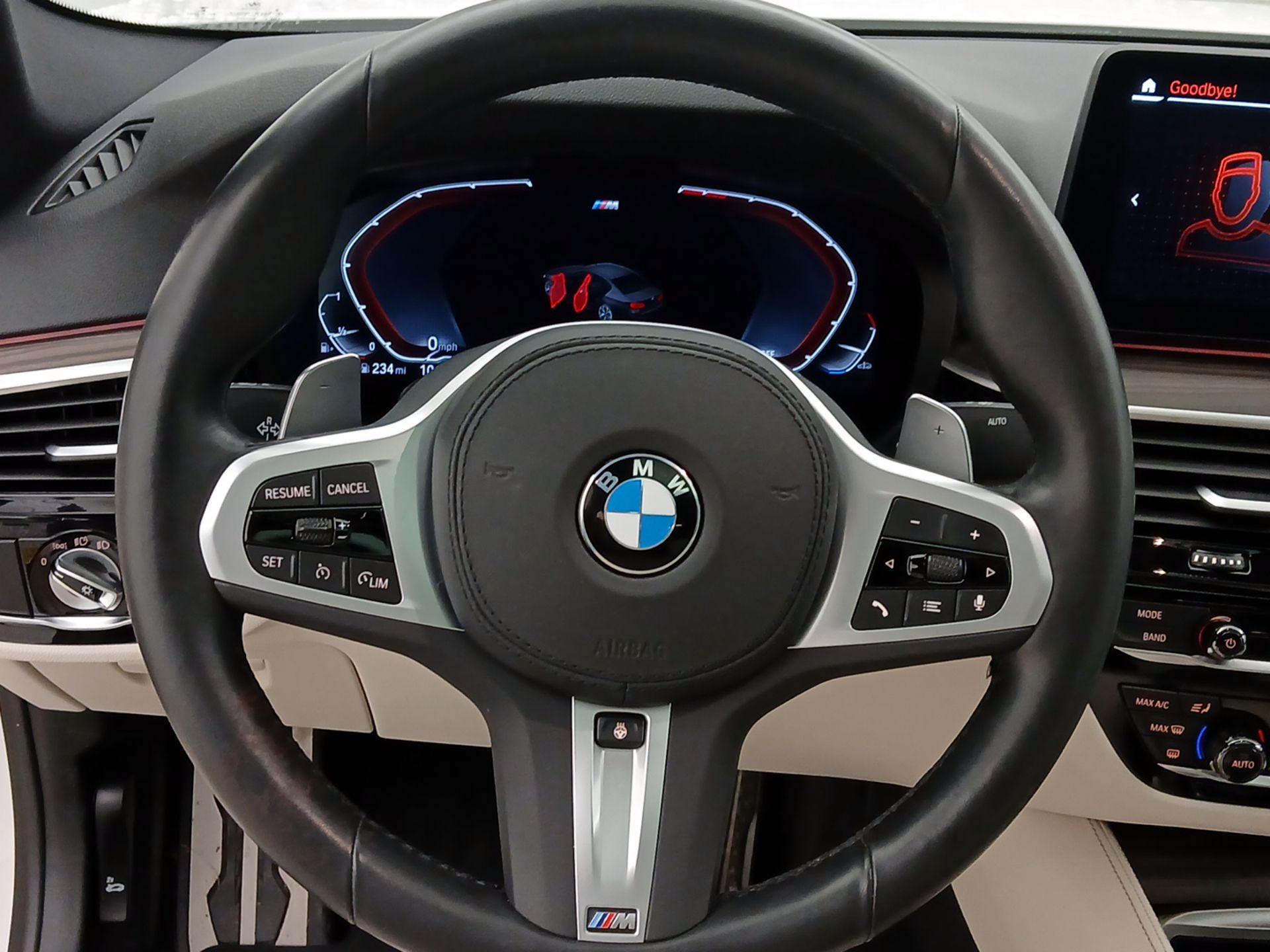 Thumbnail: 2023 BMW 5 Series - 10