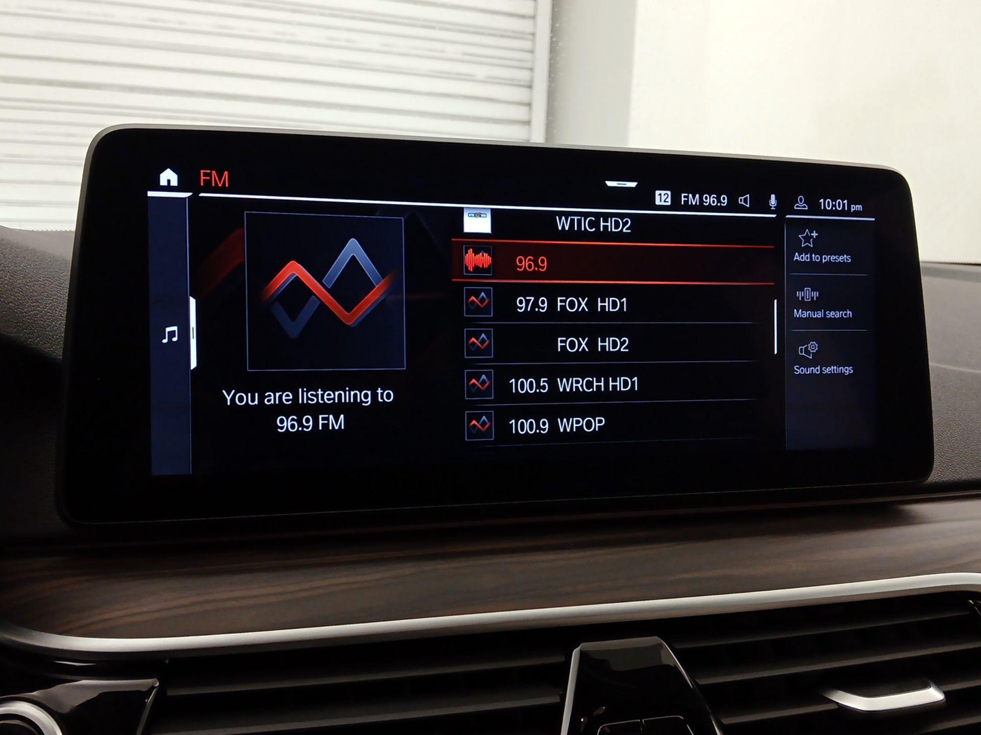 Thumbnail: 2023 BMW 5 Series - 16