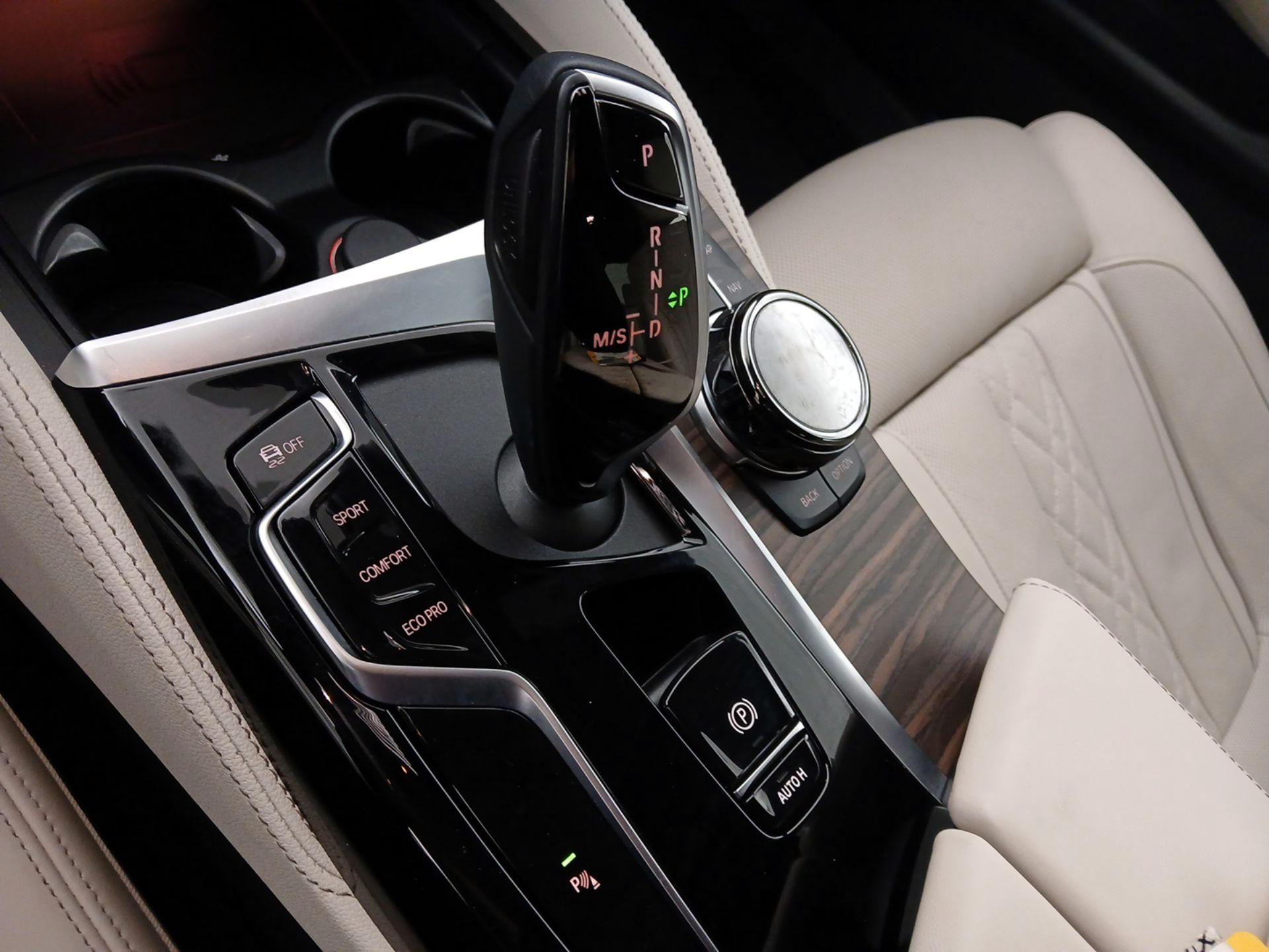 Thumbnail: 2023 BMW 5 Series - 18