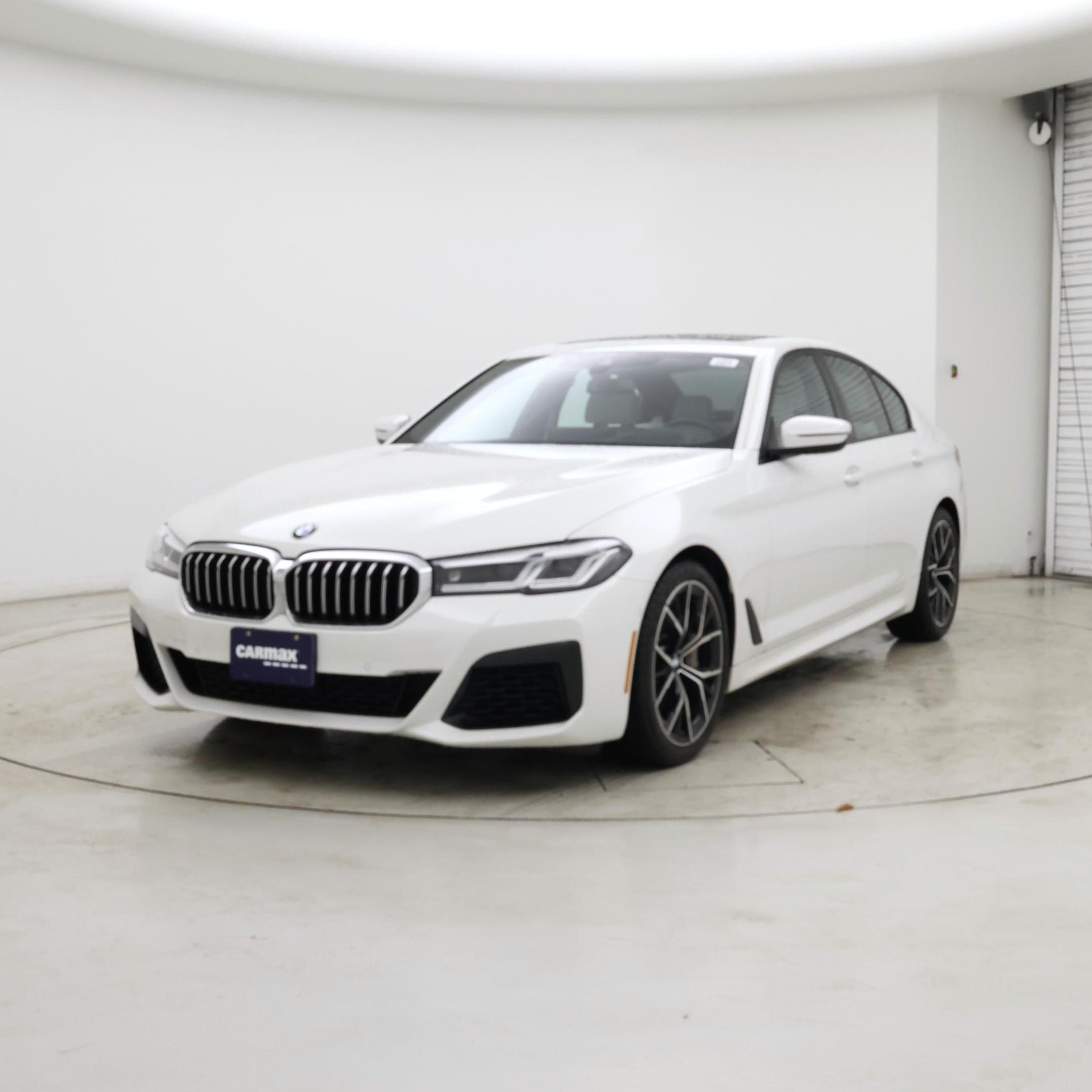 Thumbnail: 2023 BMW 5 Series - 4