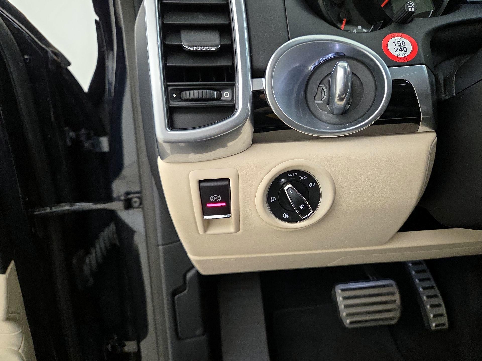 Thumbnail: 2017 Porsche Cayenne - 13