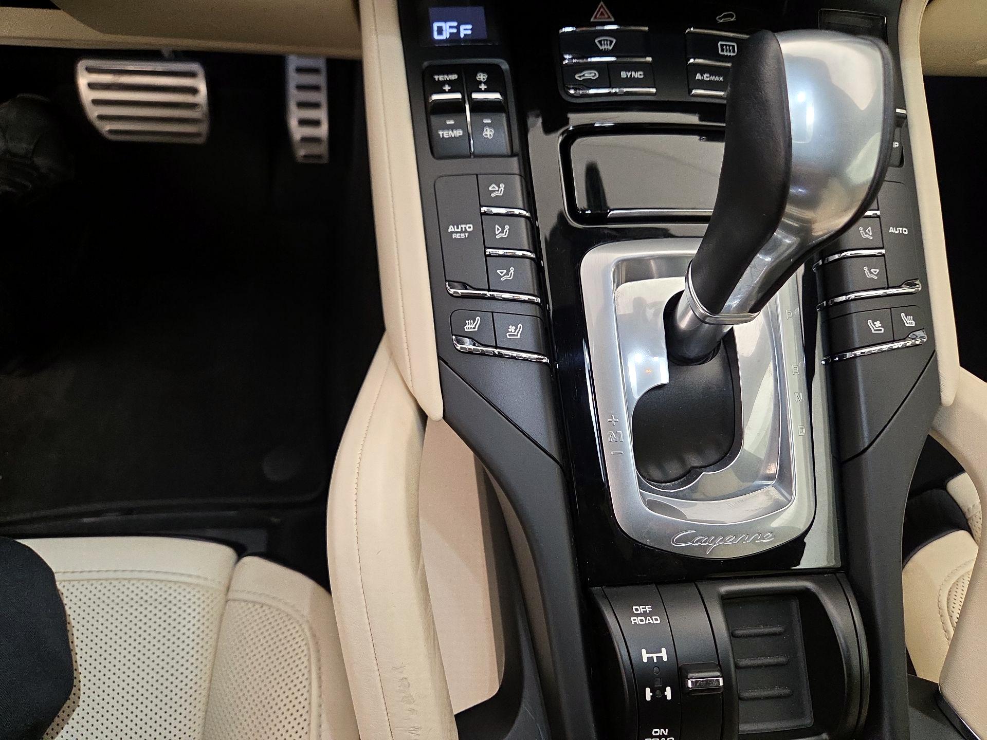 Thumbnail: 2017 Porsche Cayenne - 17