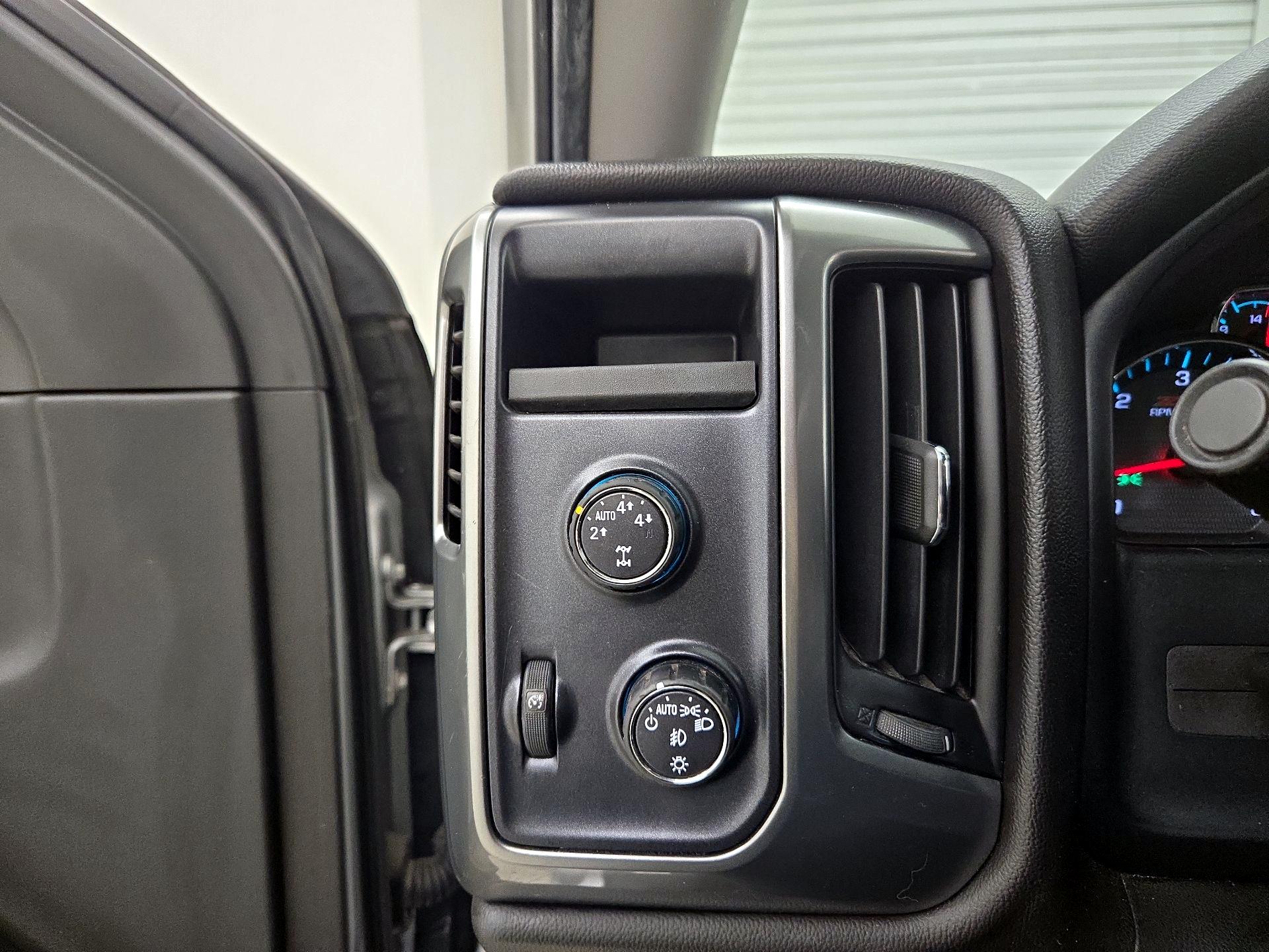 Thumbnail: 2016 Chevrolet Silverado 1500 - 13