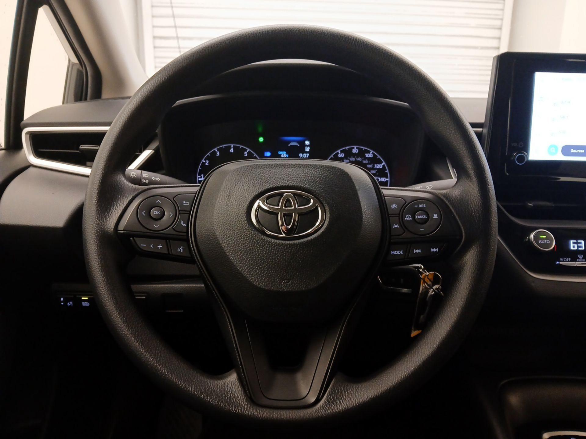 Thumbnail: 2023 Toyota Corolla - 10