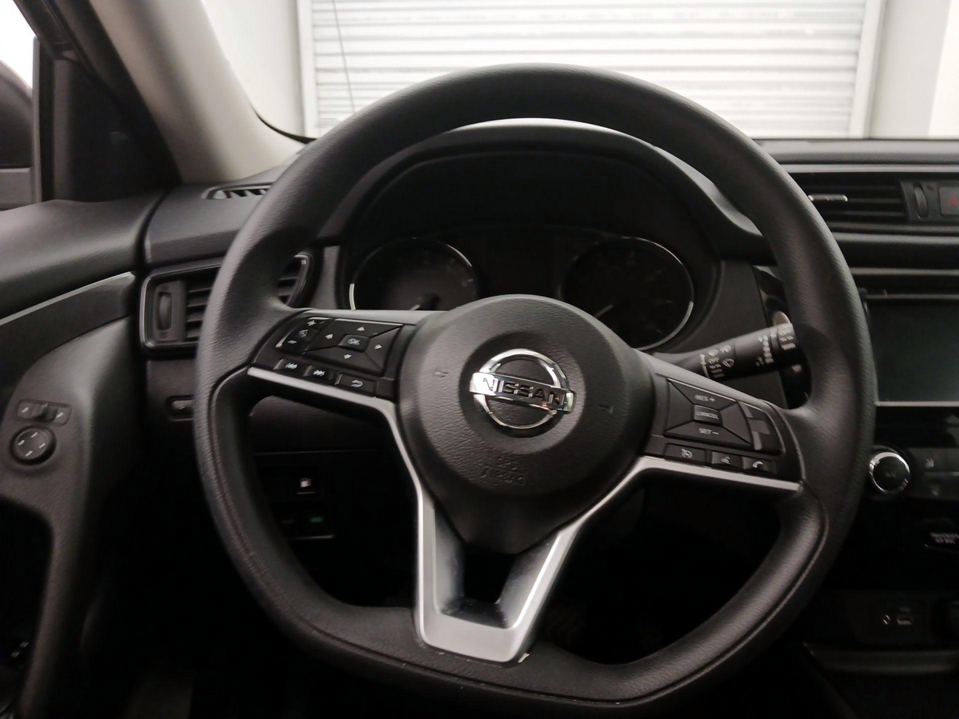 Thumbnail: 2018 Nissan Rogue - 10