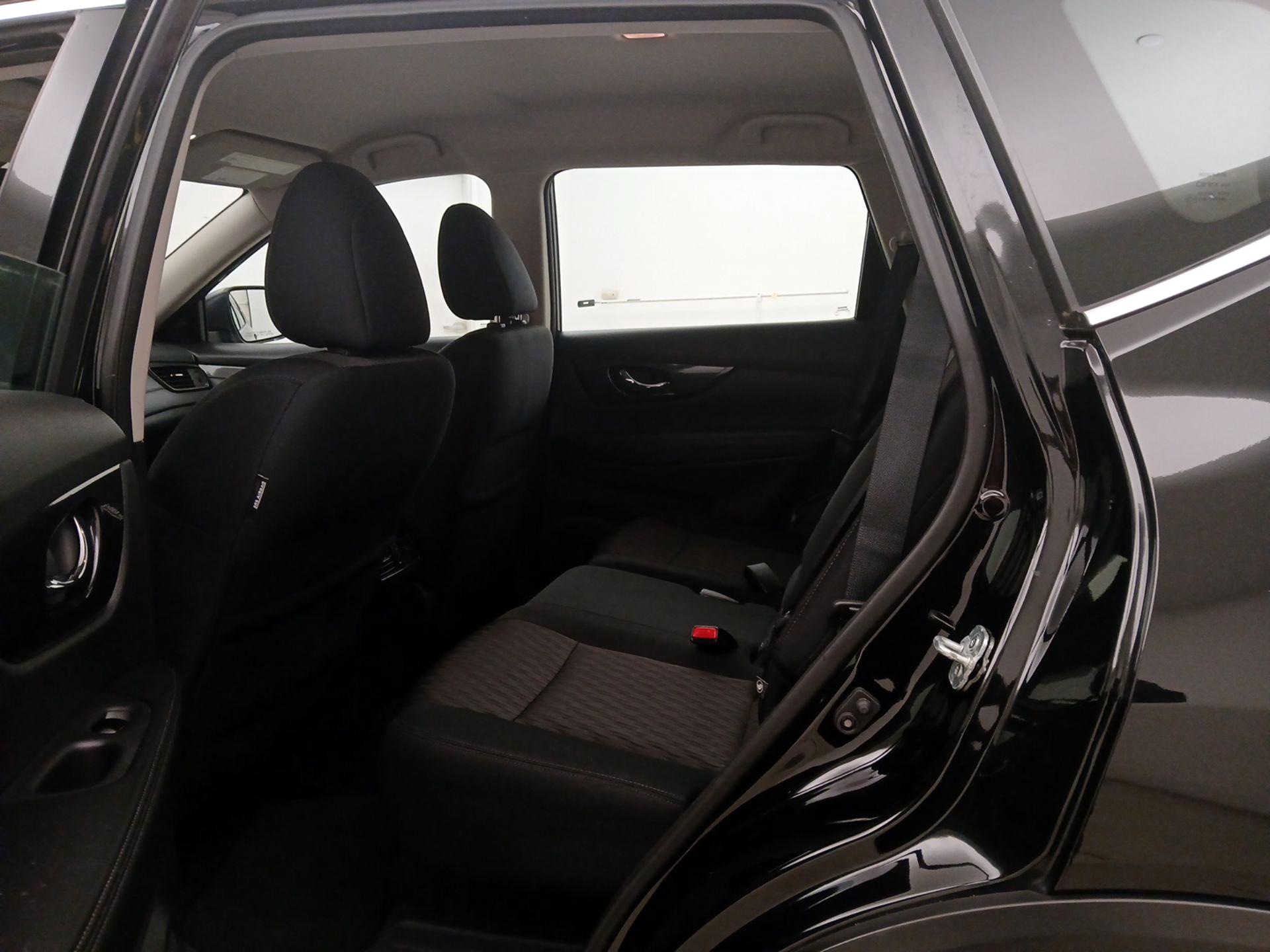 Thumbnail: 2018 Nissan Rogue - 19