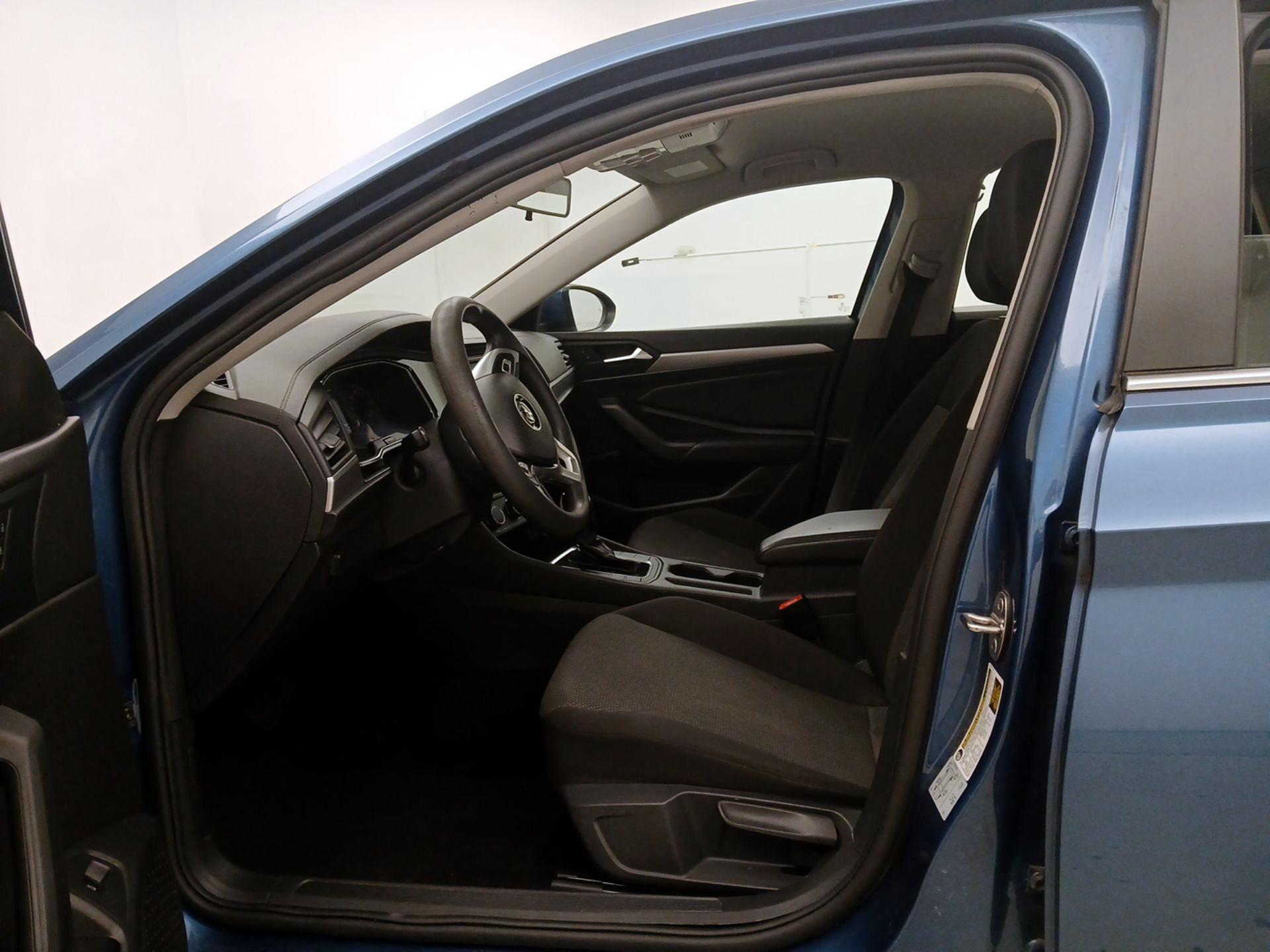 Thumbnail: 2019 Volkswagen Jetta - 11