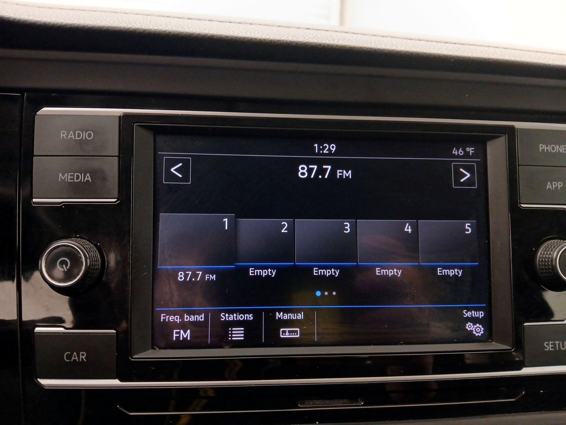 Thumbnail: 2019 Volkswagen Jetta - 15