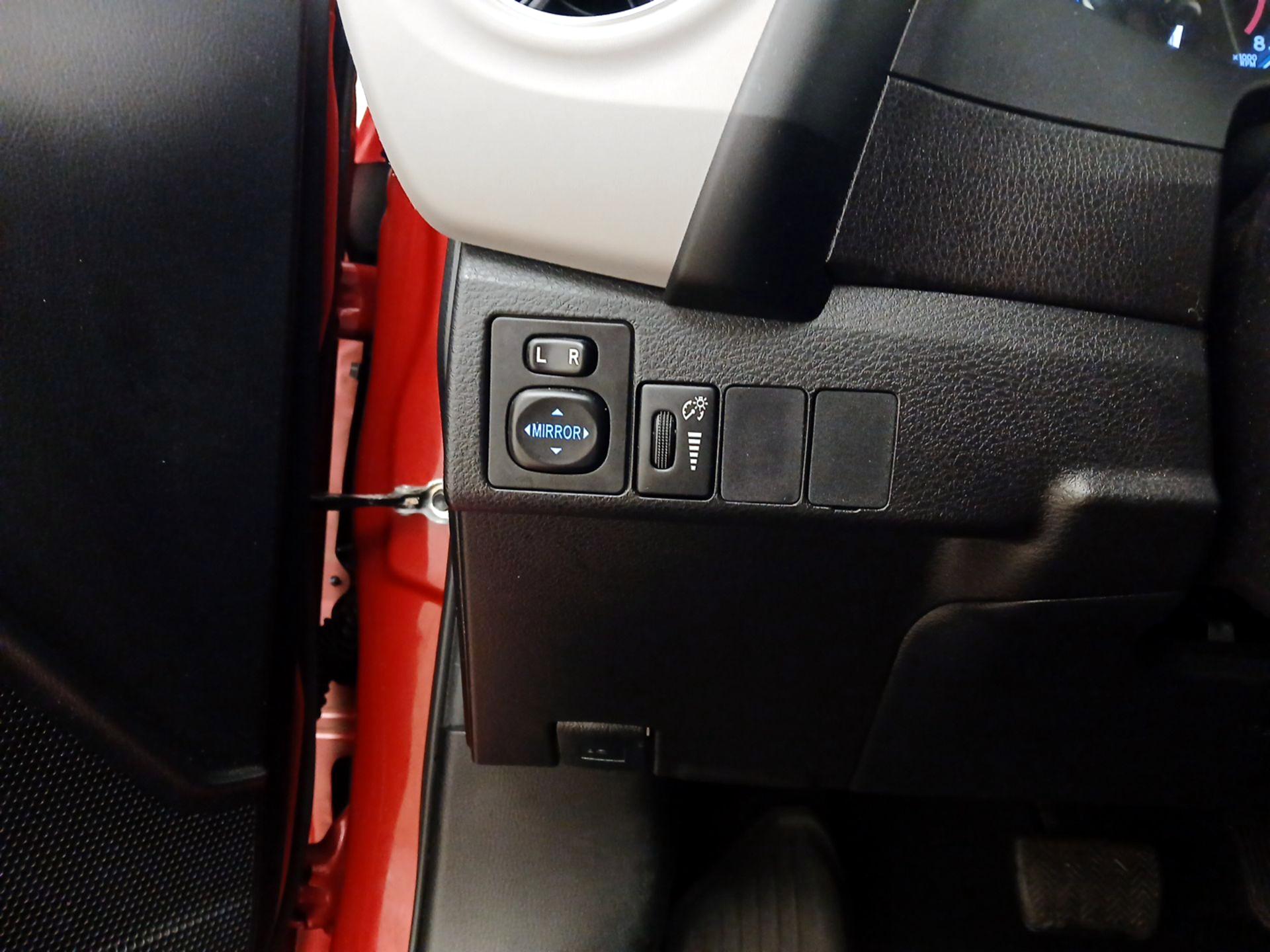 Thumbnail: 2018 Toyota Corolla - 13