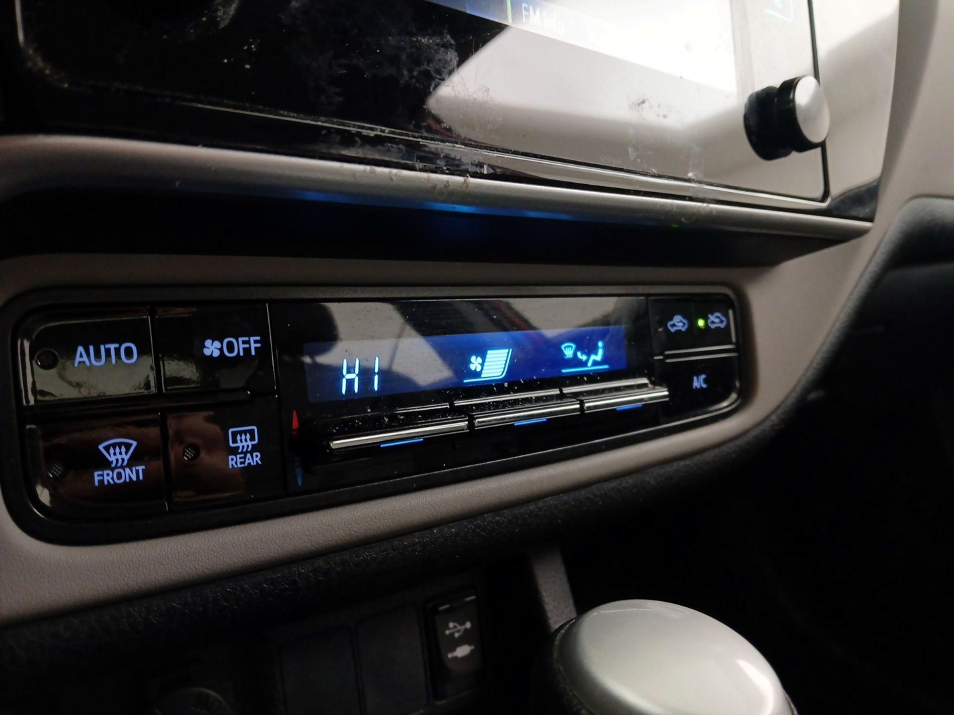 Thumbnail: 2018 Toyota Corolla - 16