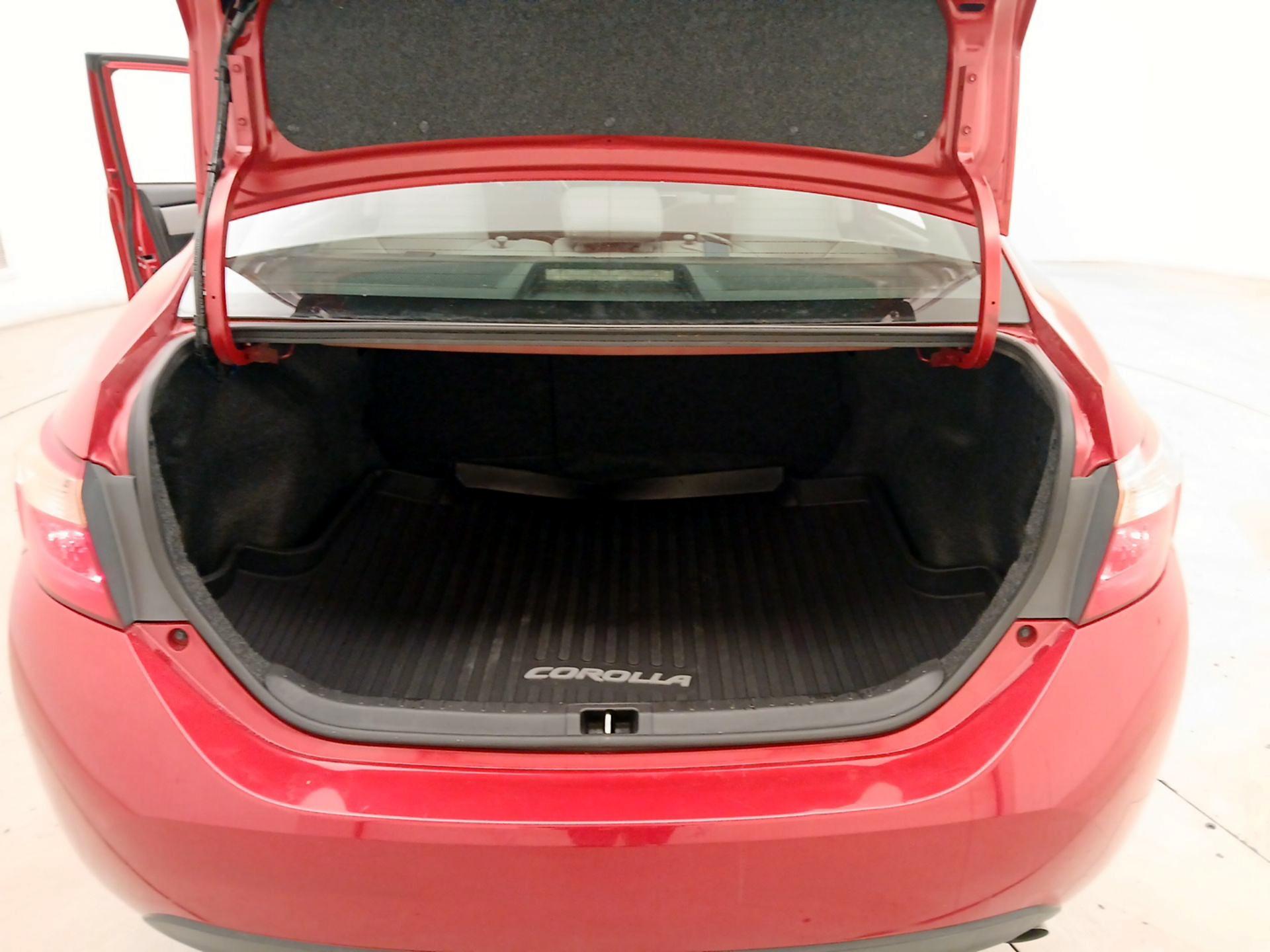 Thumbnail: 2018 Toyota Corolla - 19