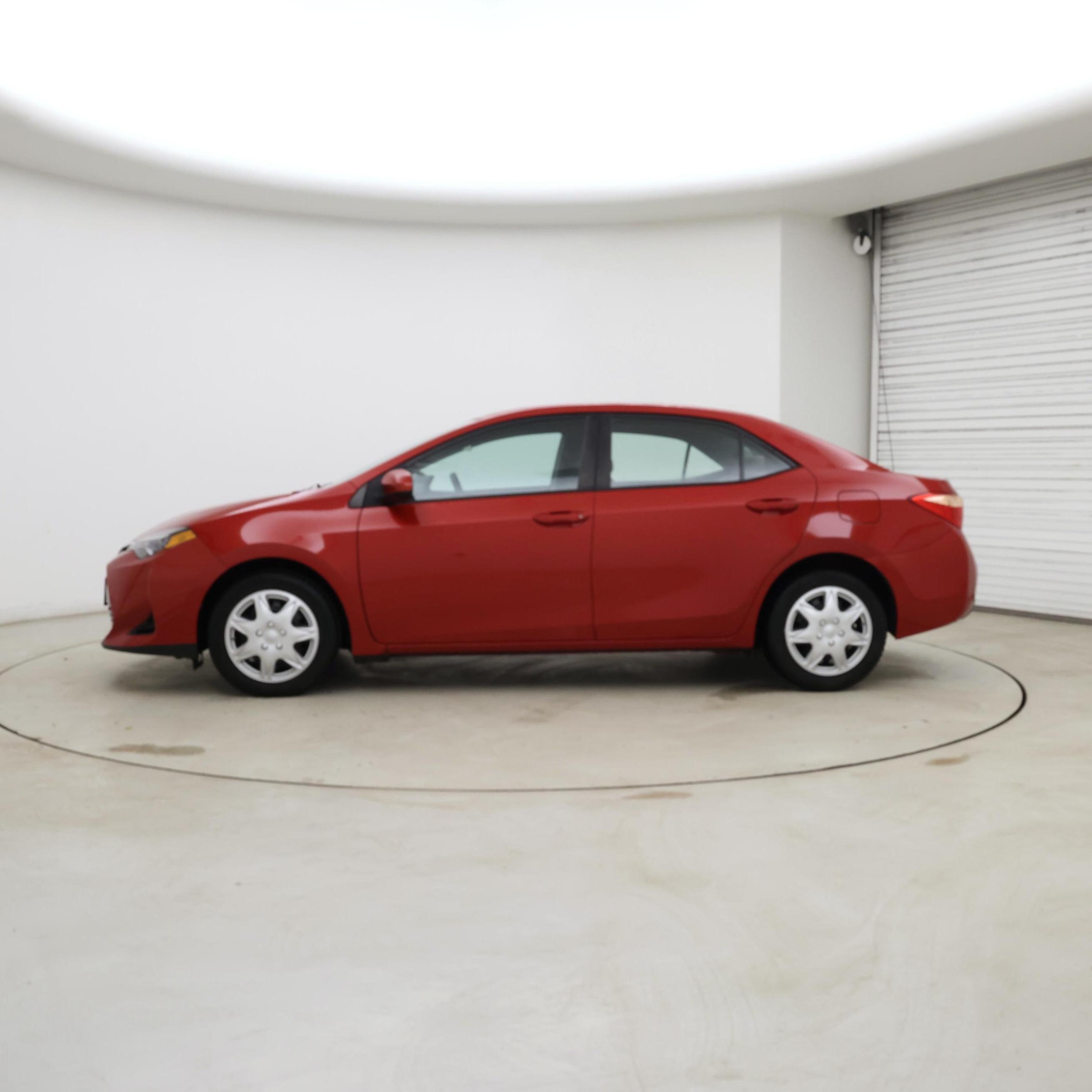 Thumbnail: 2018 Toyota Corolla - 3