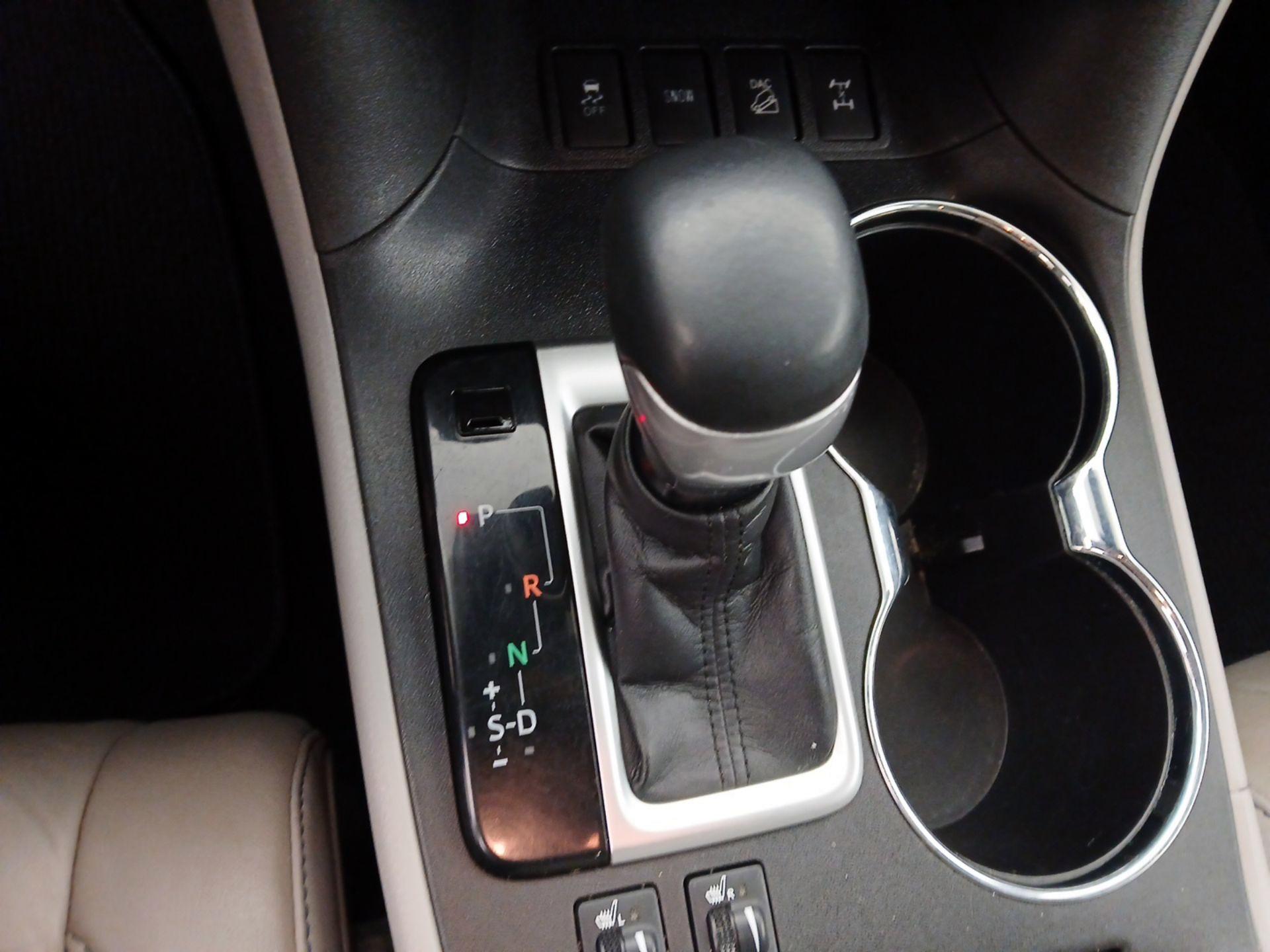 Thumbnail: 2018 Toyota Highlander - 17