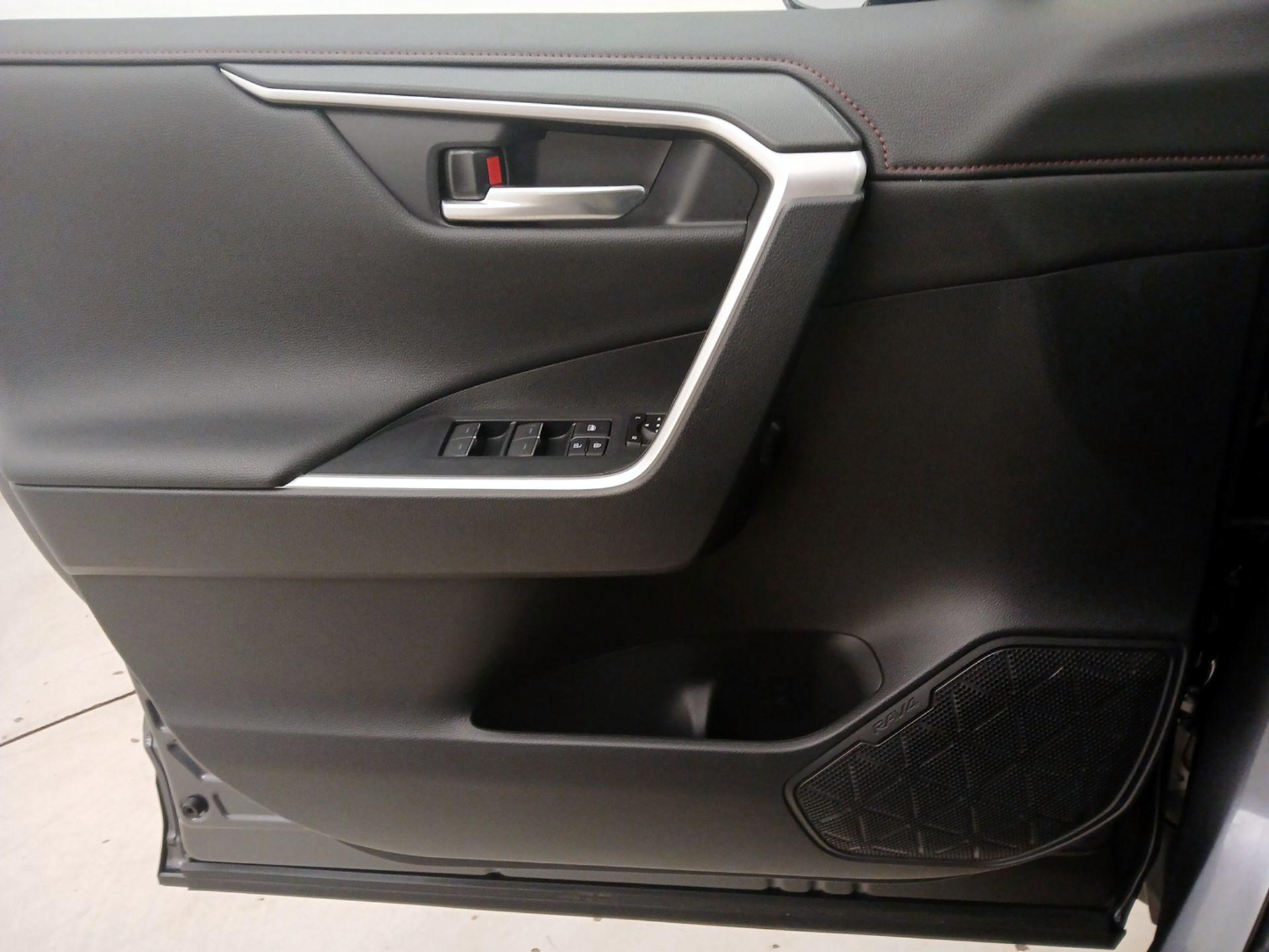 Thumbnail: 2023 Toyota RAV4 - 12