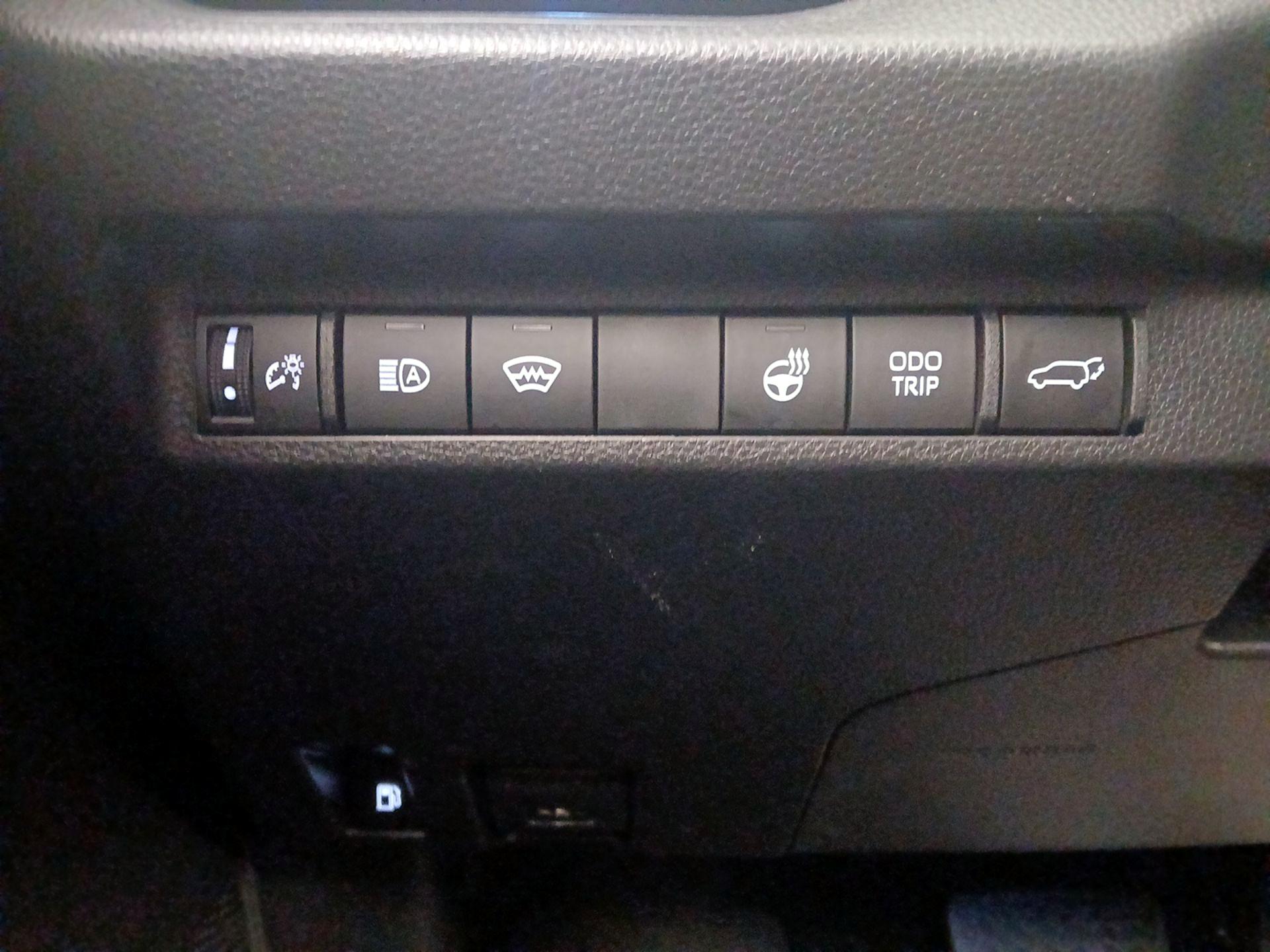 Thumbnail: 2023 Toyota RAV4 - 13