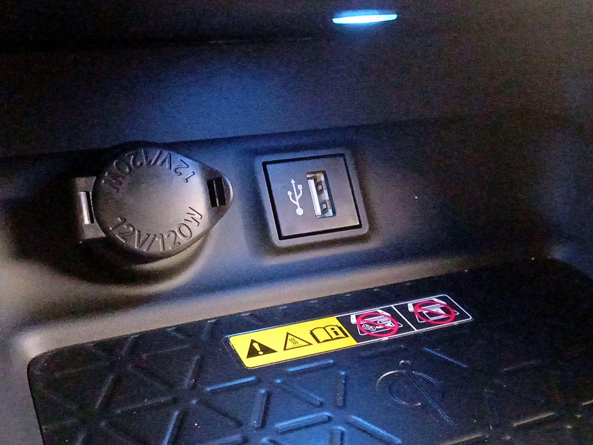 Thumbnail: 2023 Toyota RAV4 - 18