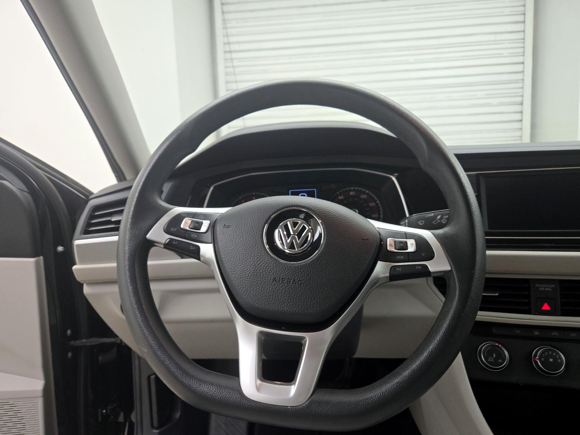 Thumbnail: 2019 Volkswagen Jetta - 10