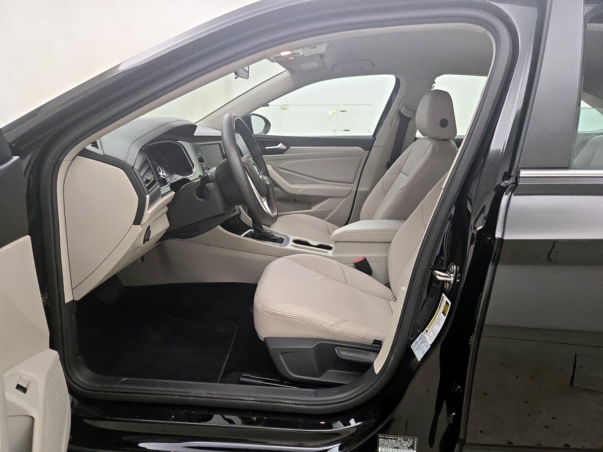 Thumbnail: 2019 Volkswagen Jetta - 11