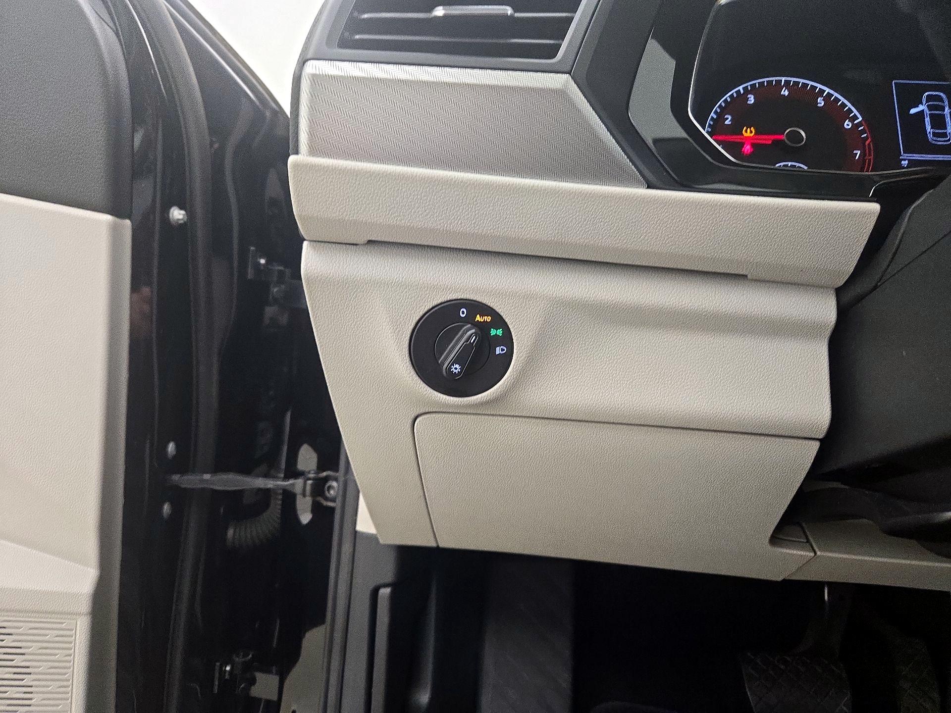 Thumbnail: 2019 Volkswagen Jetta - 13