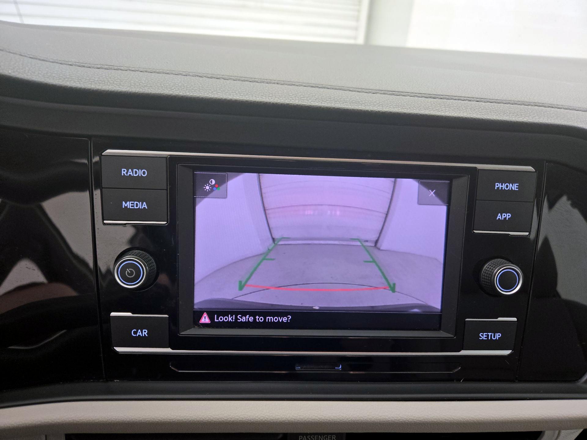 Thumbnail: 2019 Volkswagen Jetta - 14