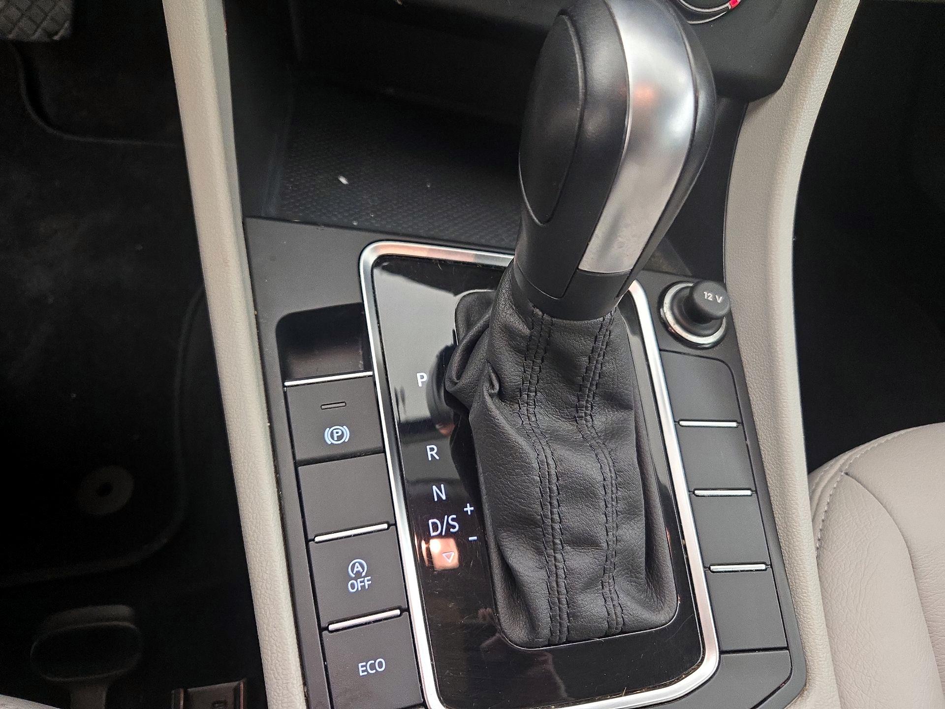 Thumbnail: 2019 Volkswagen Jetta - 17