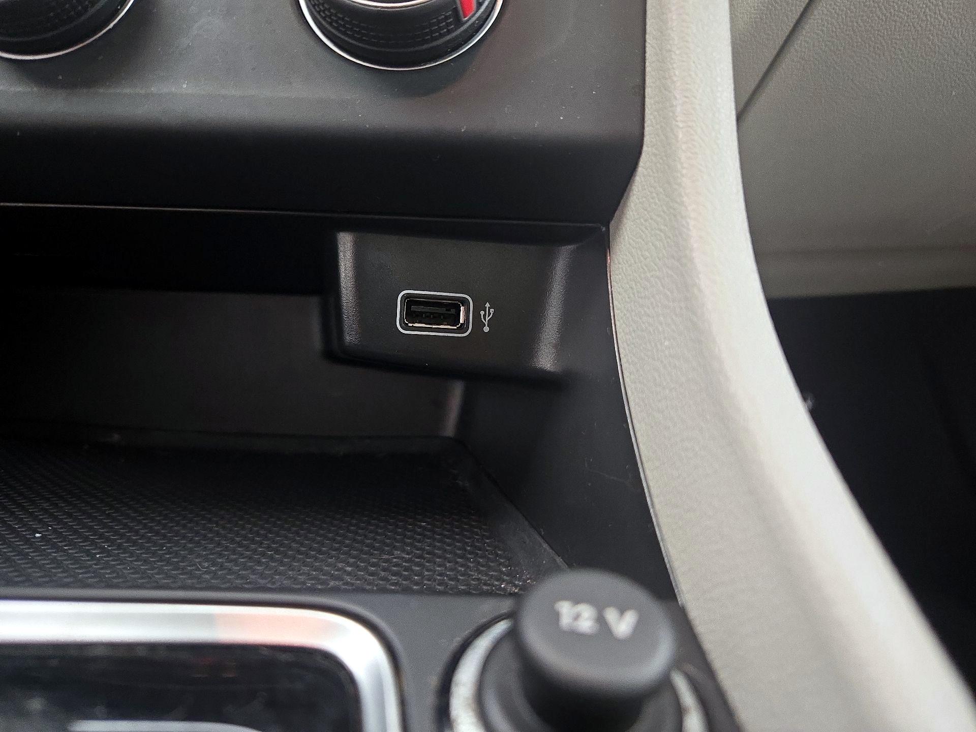 Thumbnail: 2019 Volkswagen Jetta - 18