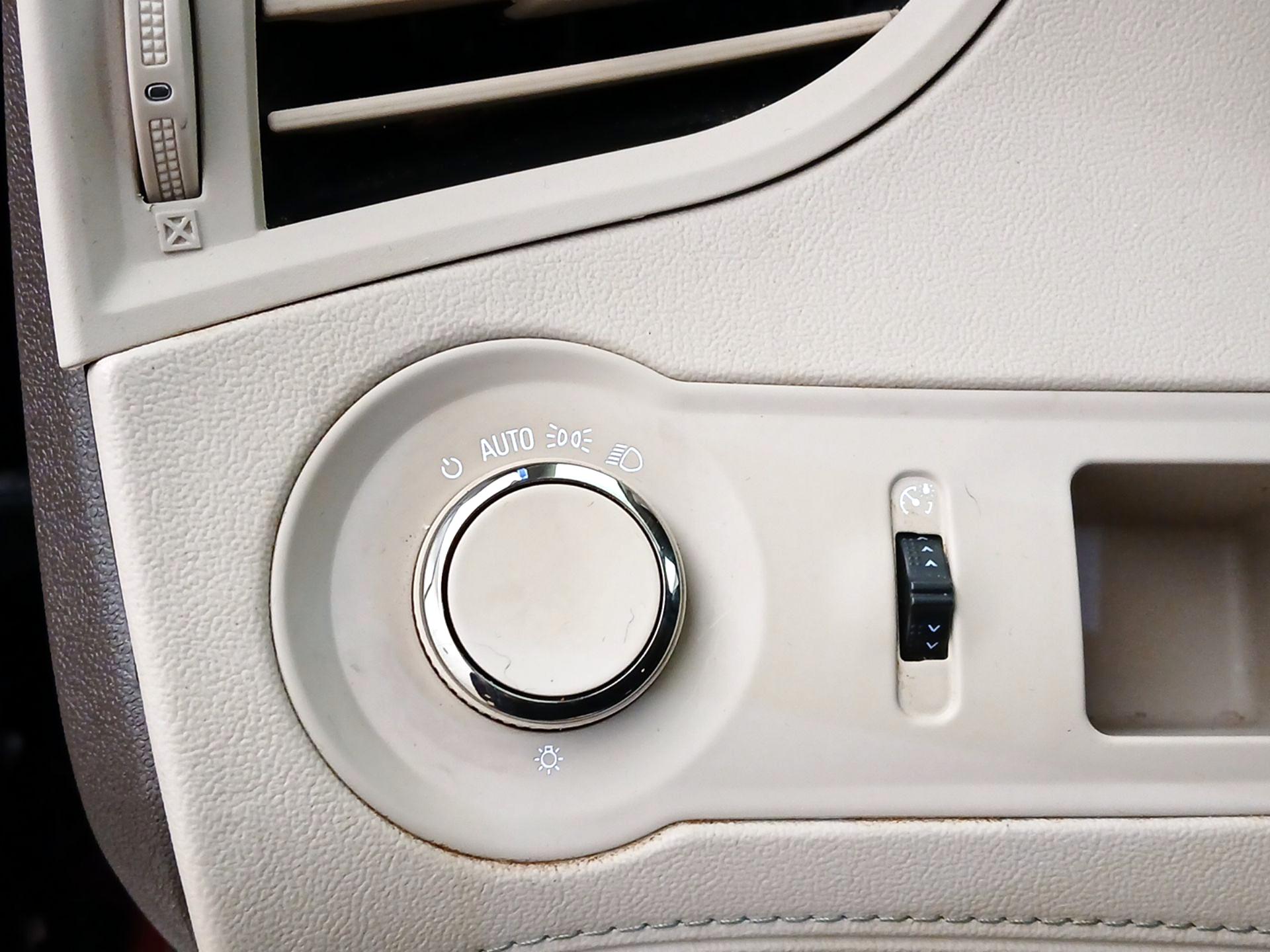 Thumbnail: 2015 Buick LaCrosse - 13