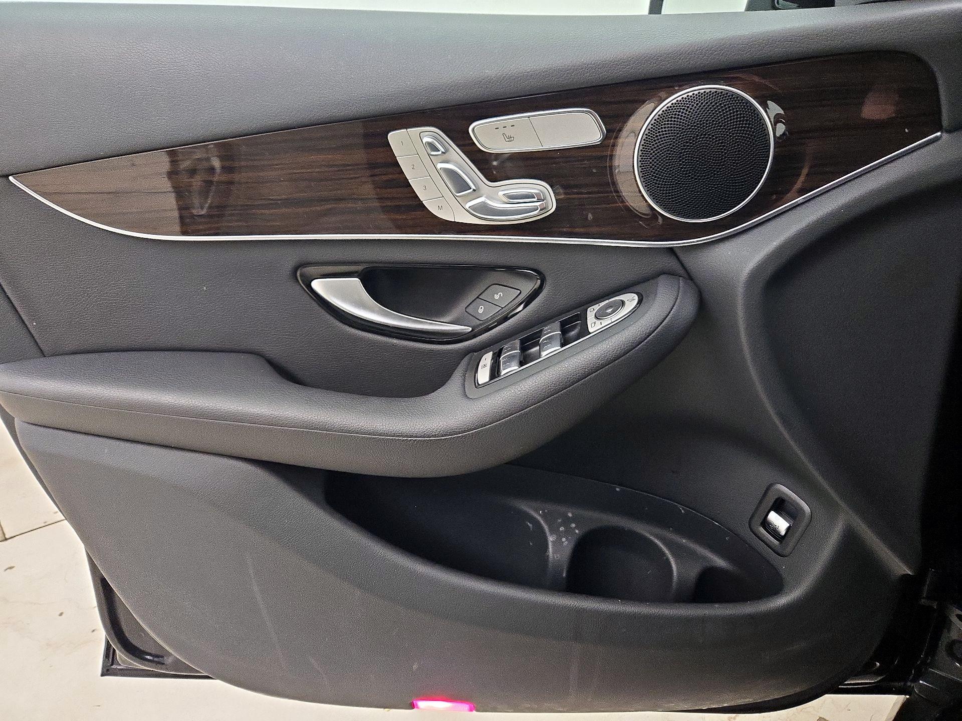 Thumbnail: 2017 Mercedes-Benz GLC - 12