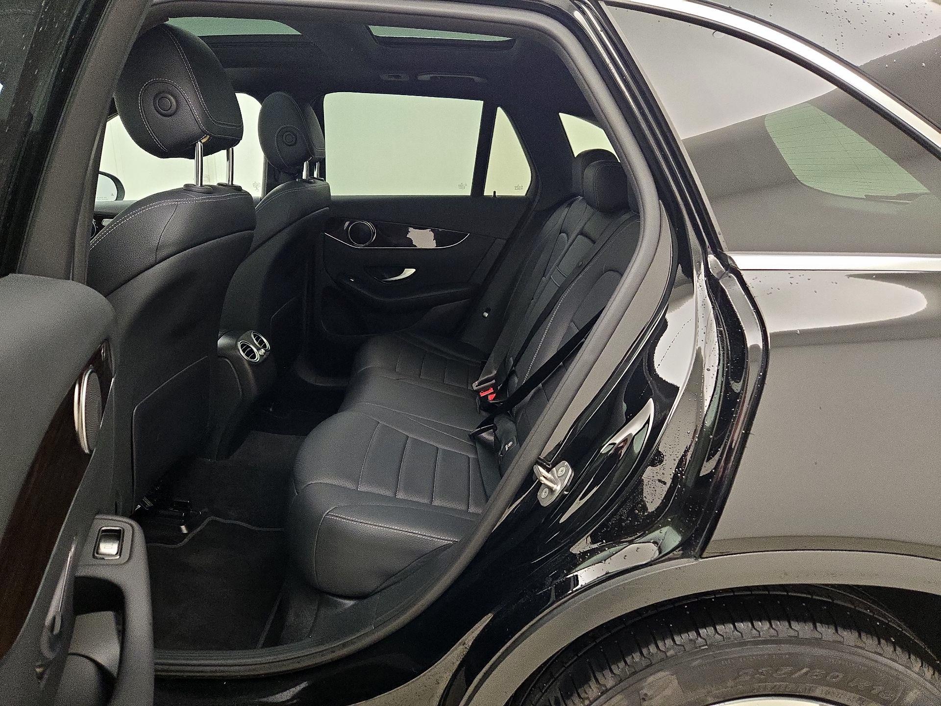 Thumbnail: 2017 Mercedes-Benz GLC - 20