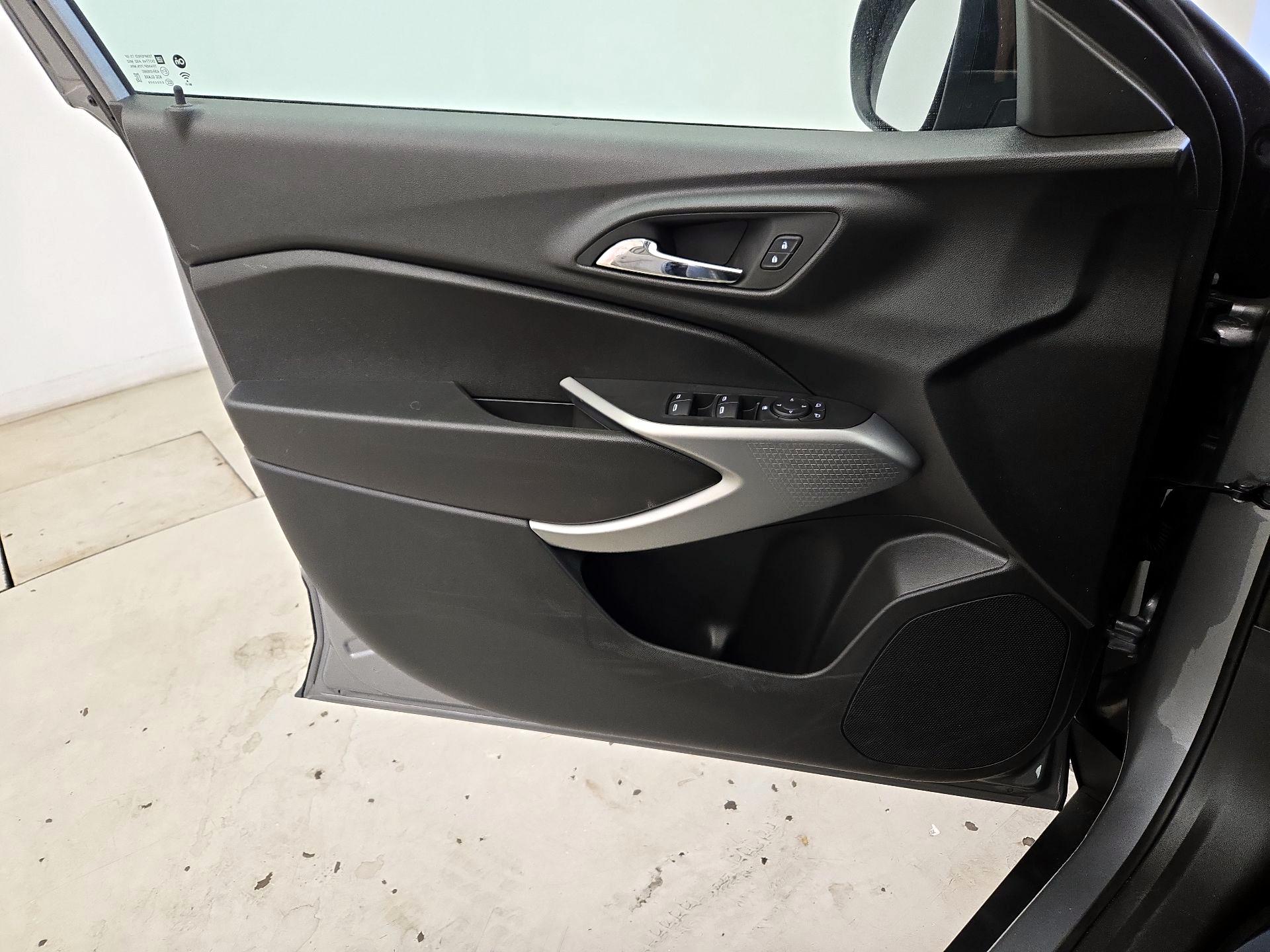 Thumbnail: 2024 Chevrolet Trax - 12