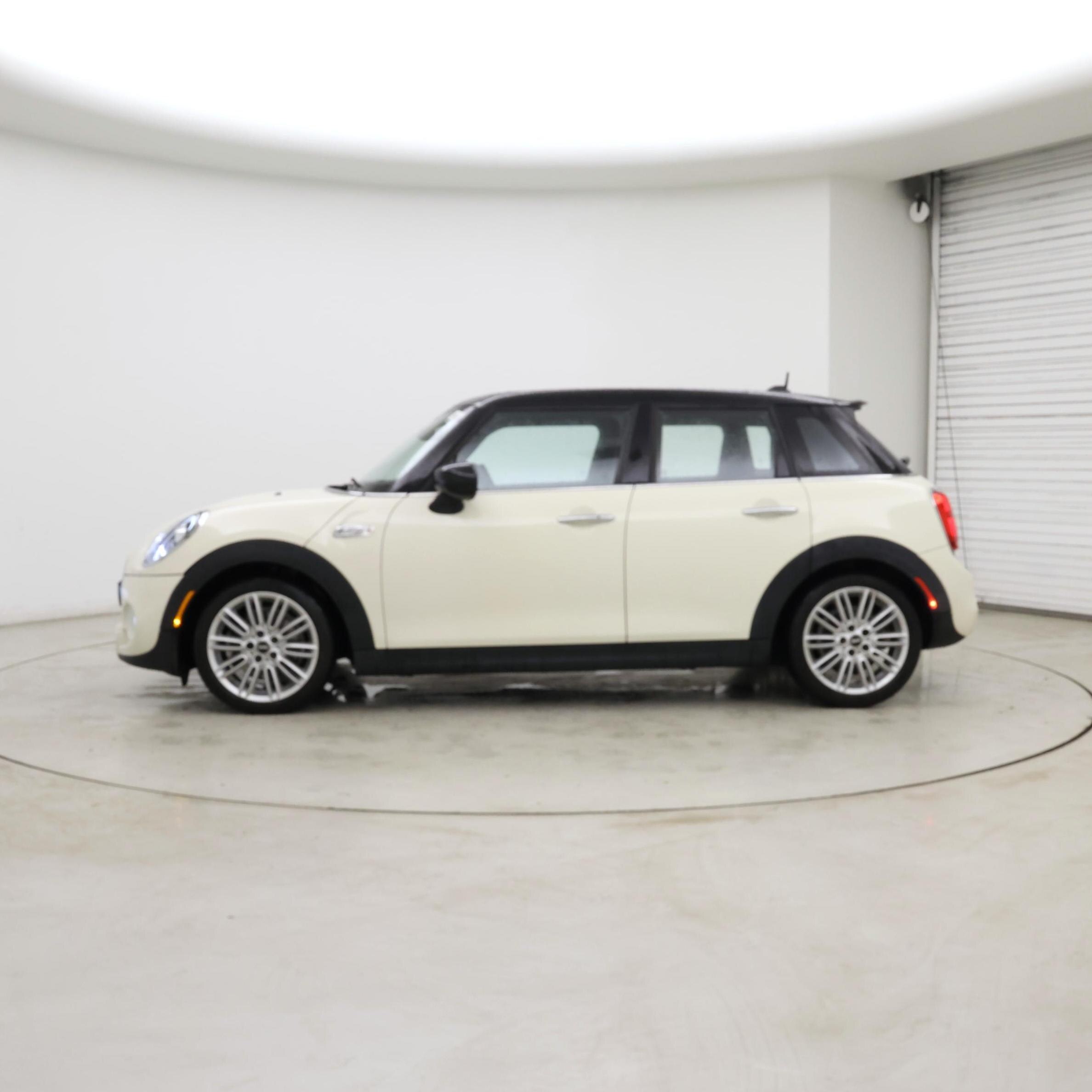 Thumbnail: 2020 MINI Cooper Hardtop - 3