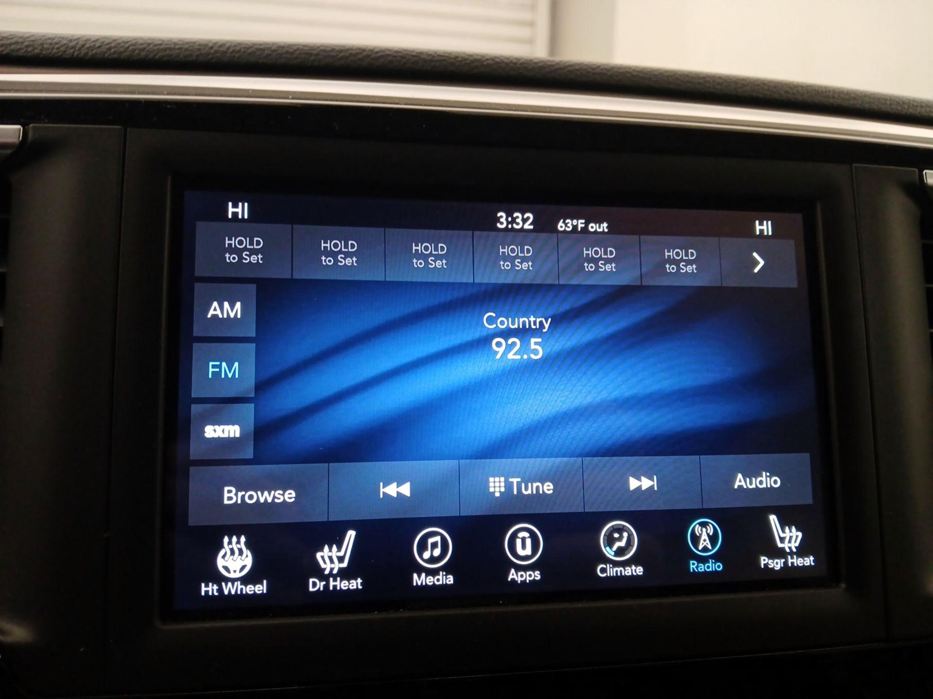 Thumbnail: 2019 Chrysler Pacifica - 15