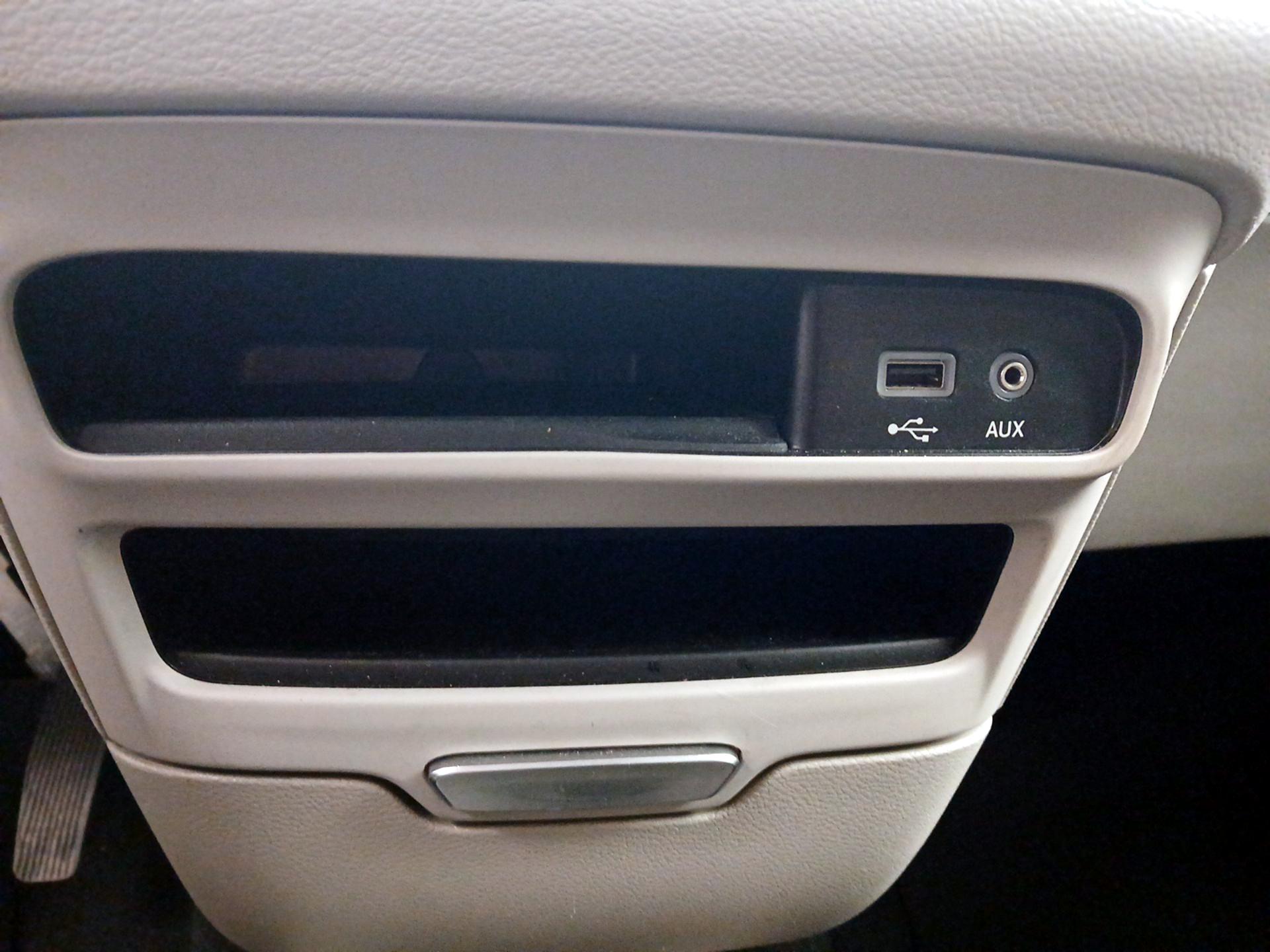 Thumbnail: 2019 Chrysler Pacifica - 18