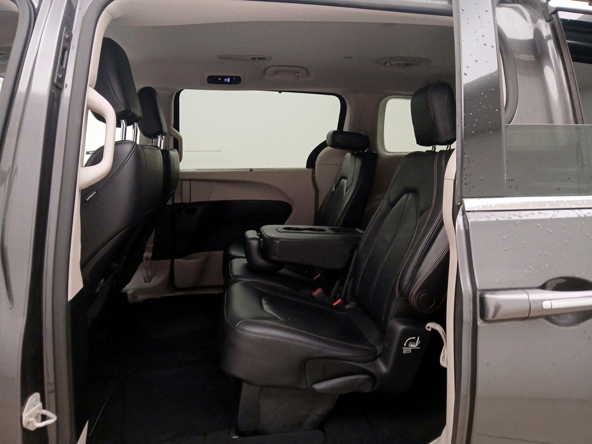 Thumbnail: 2019 Chrysler Pacifica - 19