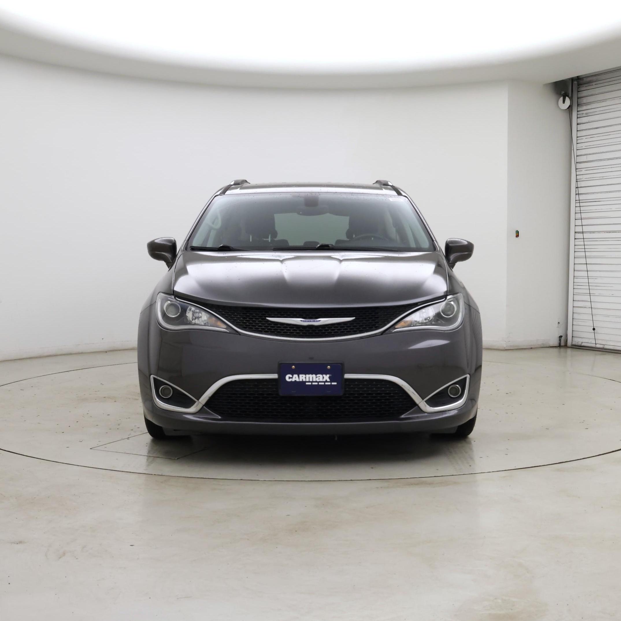 Thumbnail: 2019 Chrysler Pacifica - 5