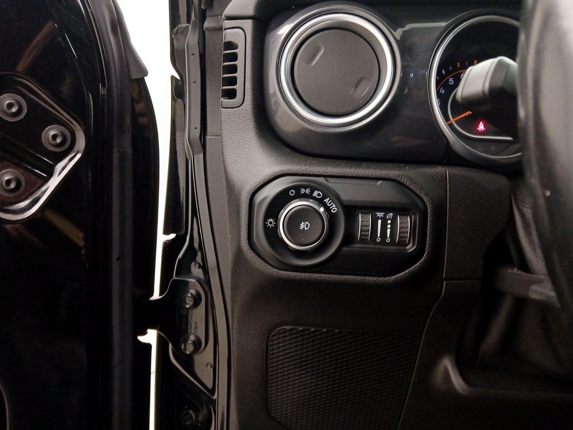 Thumbnail: 2021 Jeep Wrangler - 13