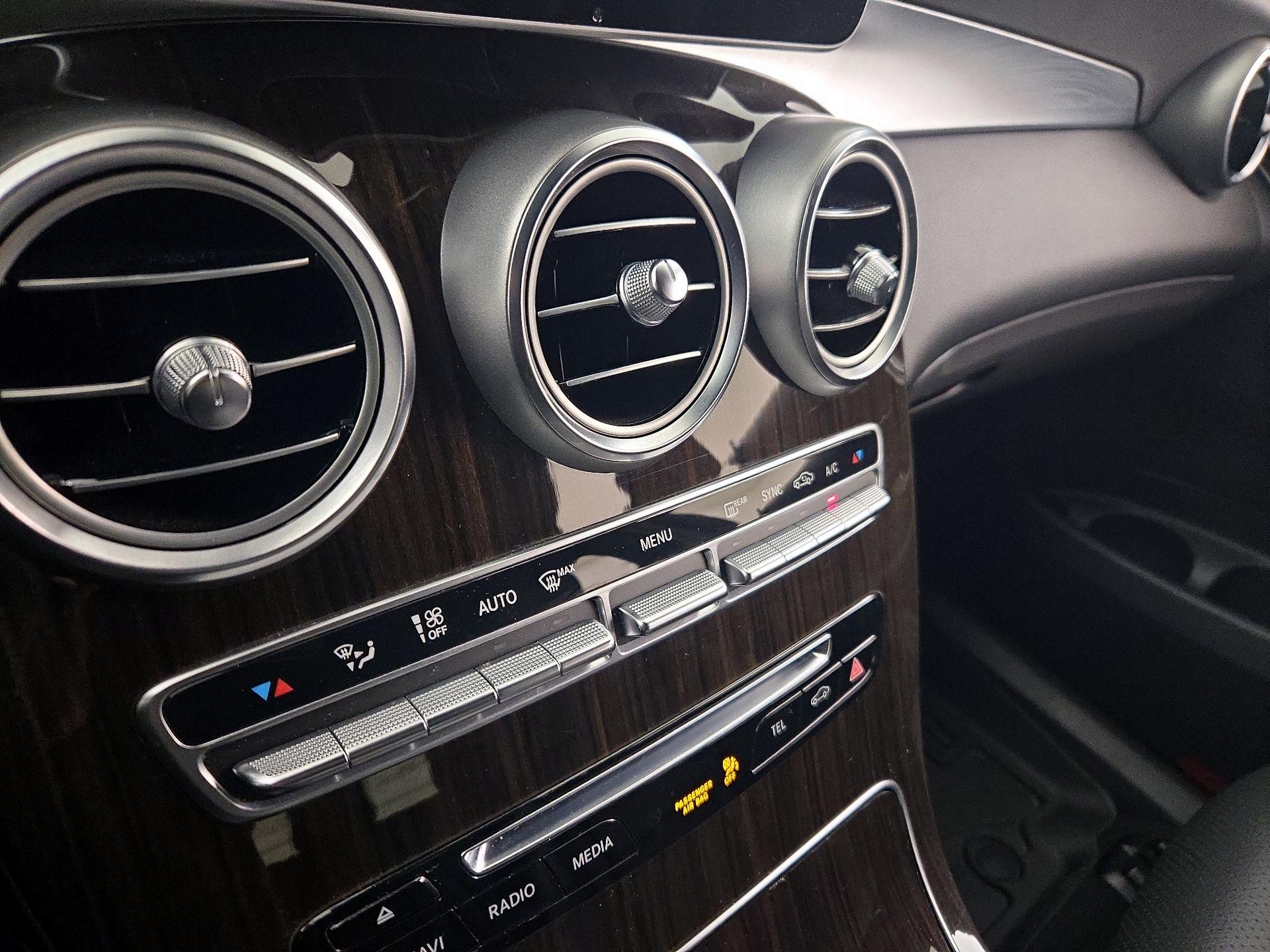 Thumbnail: 2017 Mercedes-Benz GLC - 17