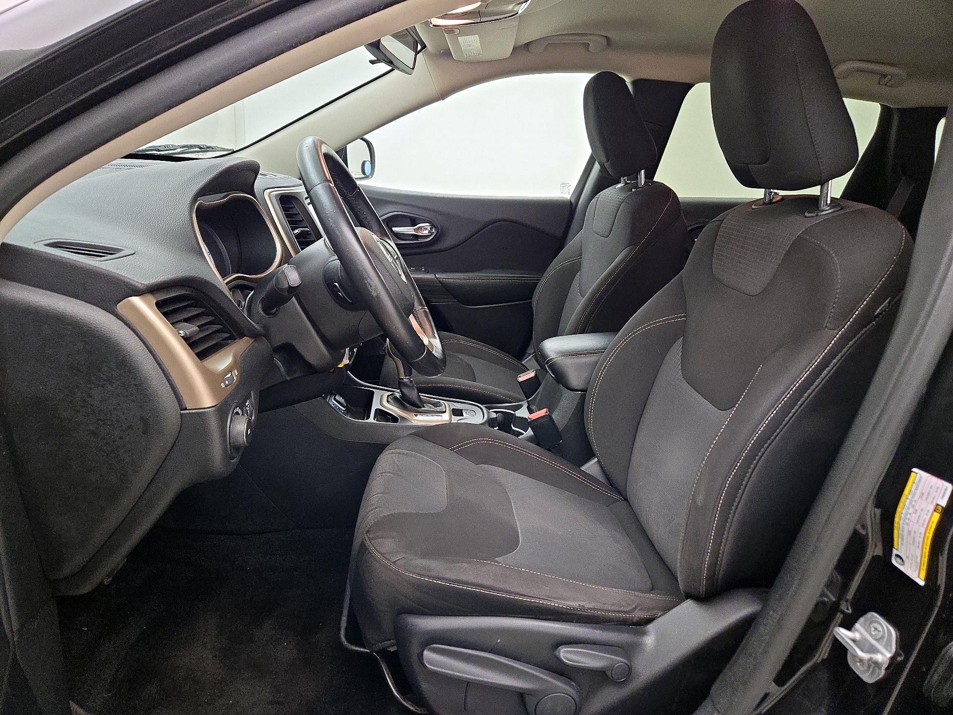 Thumbnail: 2015 Jeep Cherokee - 11